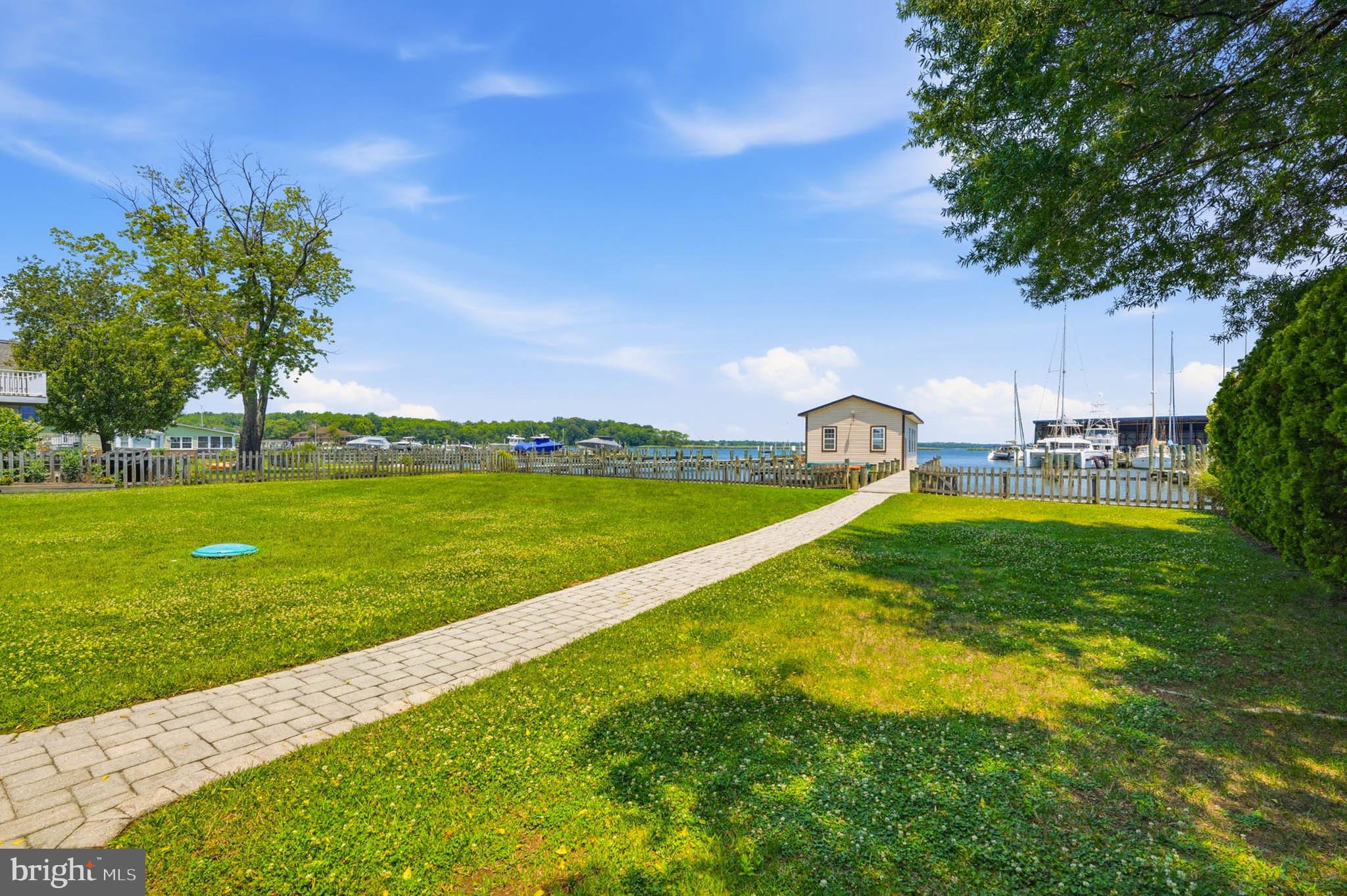 SELBY ON THE BAY - Residential