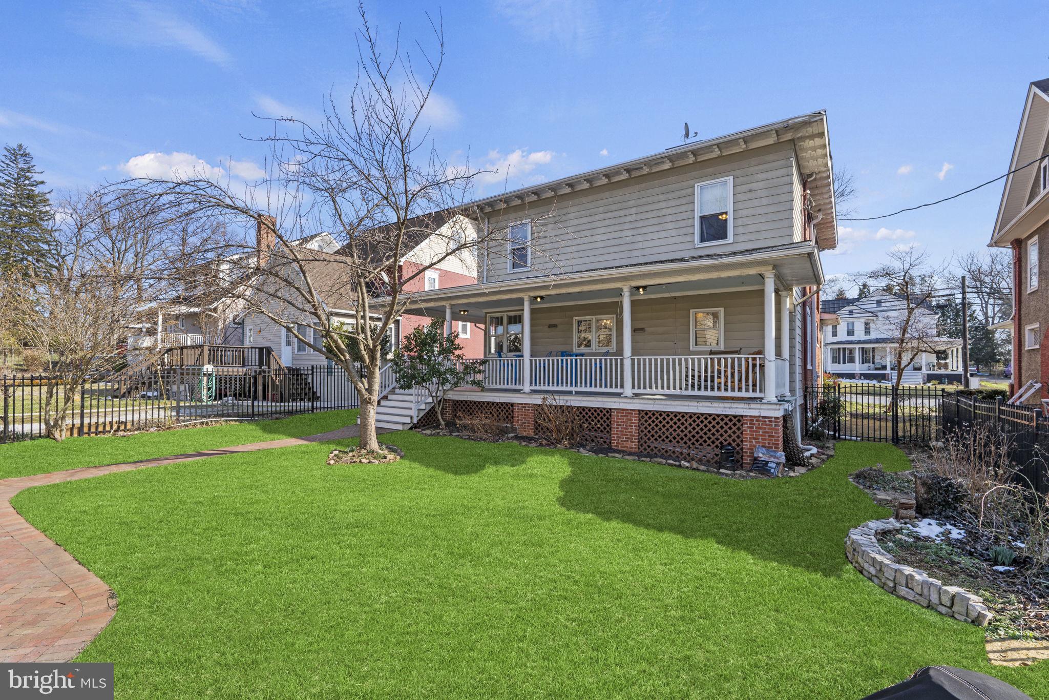 CHARLES TOWN - Residential
