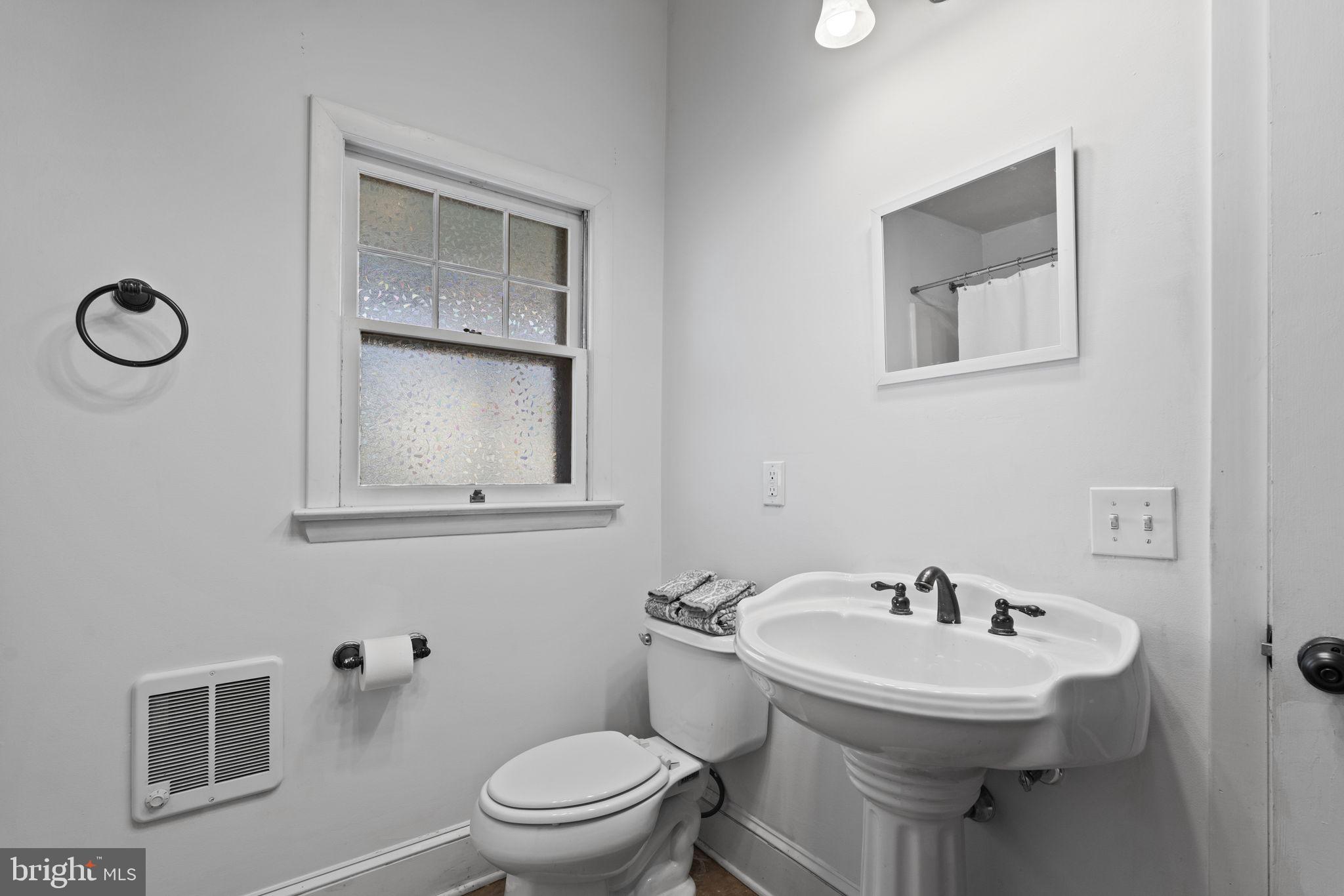 CHARLES TOWN - Residential