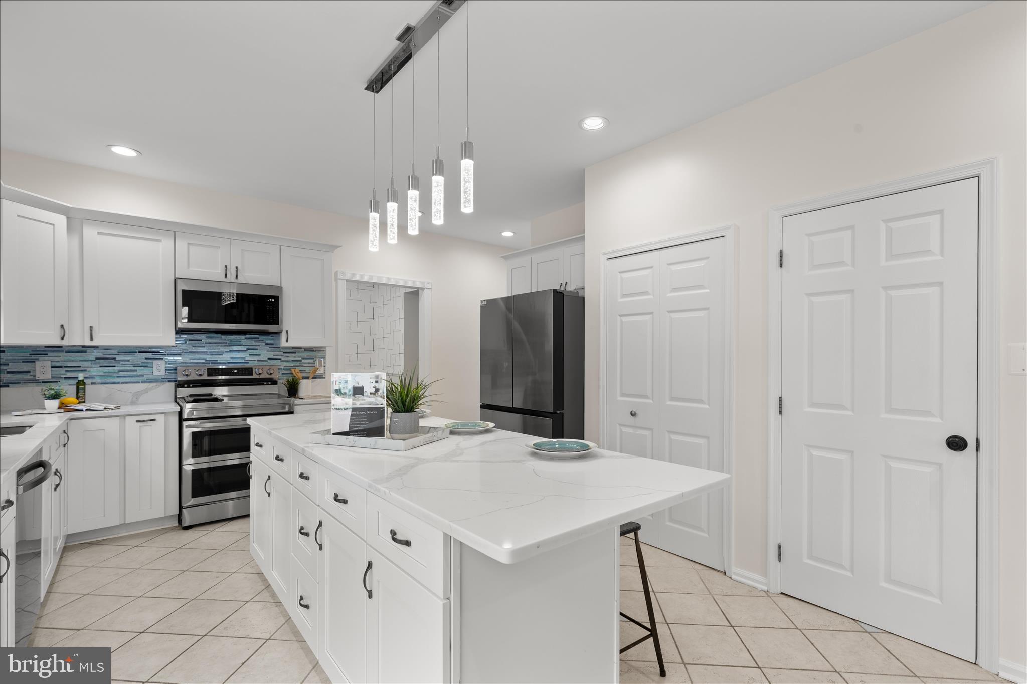 POTOMAC LAKES - Residential