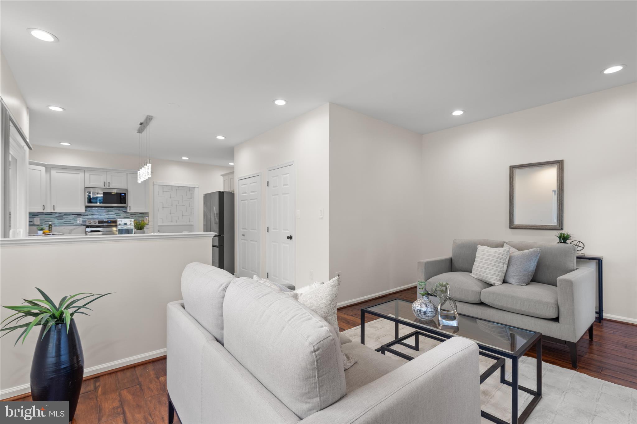 POTOMAC LAKES - Residential