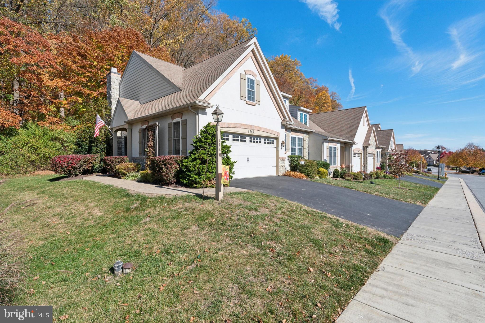 THE WOODS AT ROCK RAYMOND - Residential