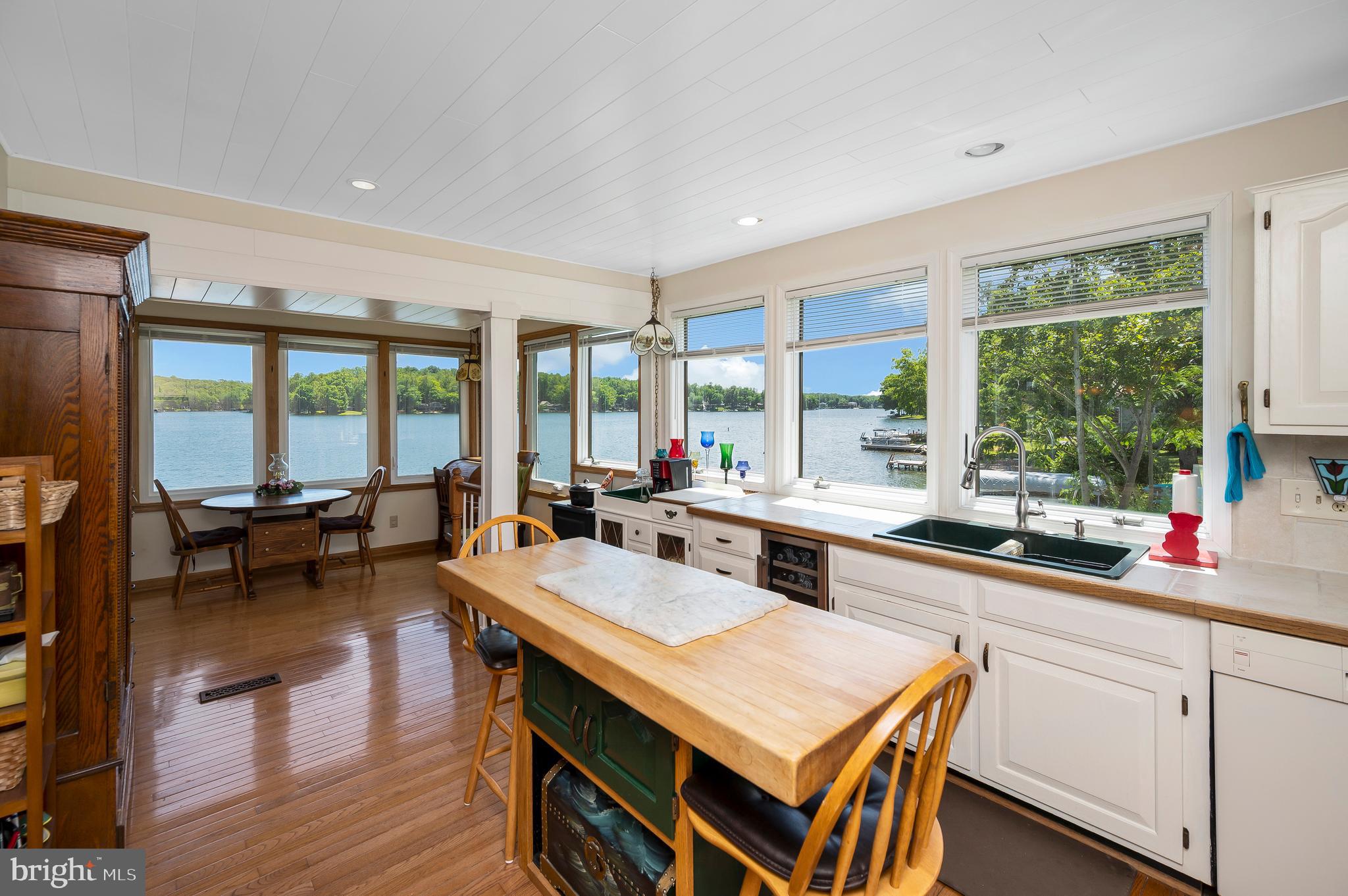 LAKE OF THE WOODS - Residential