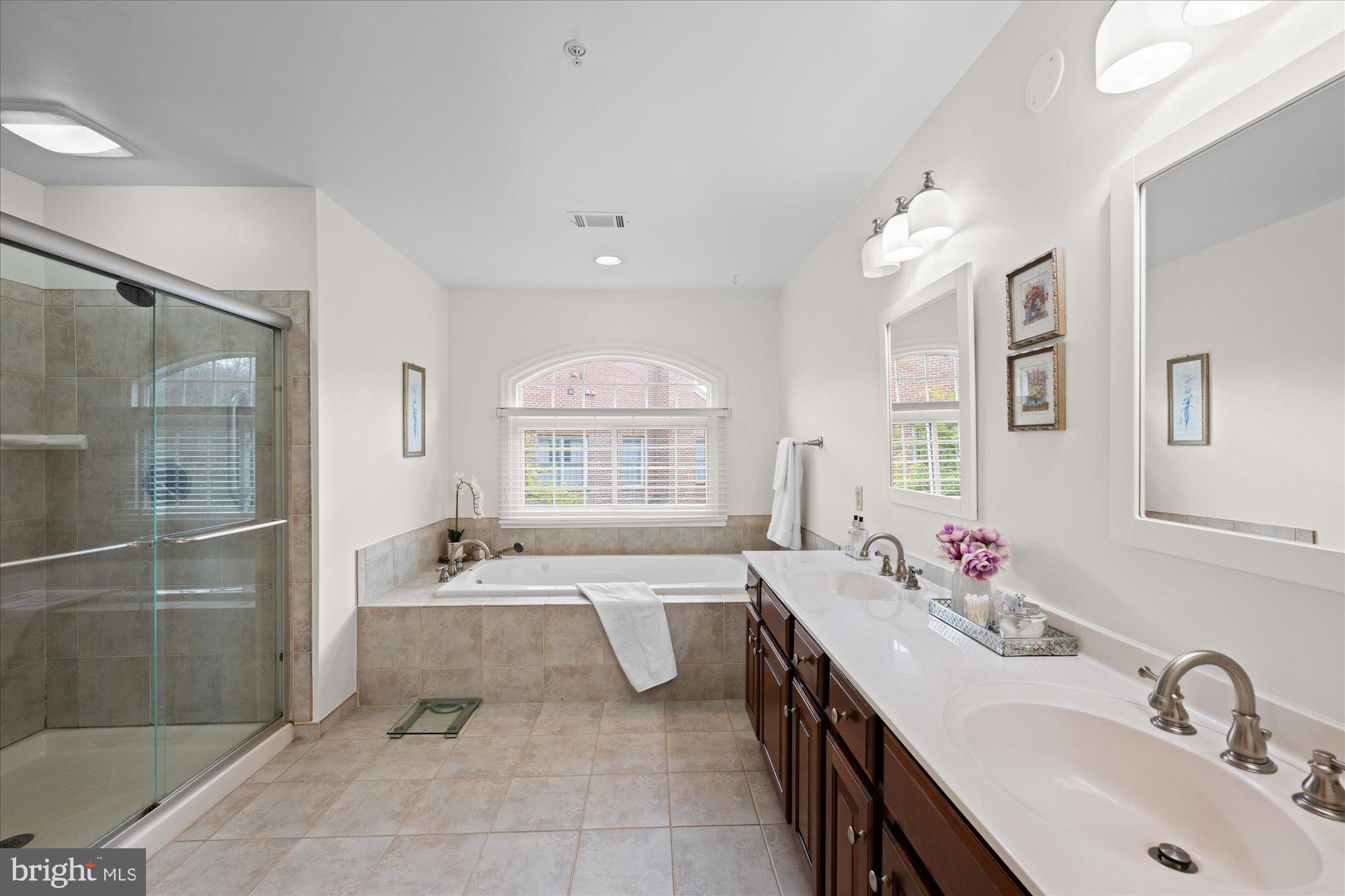 RIVER FALLS - Residential