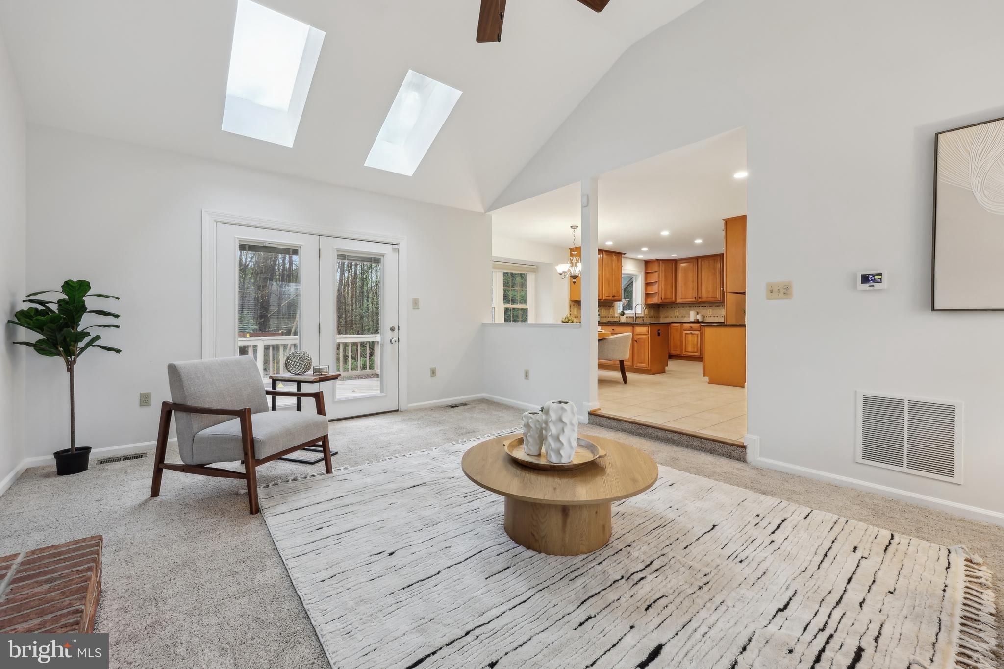 OAKTON MILL ESTATES - Residential Lease