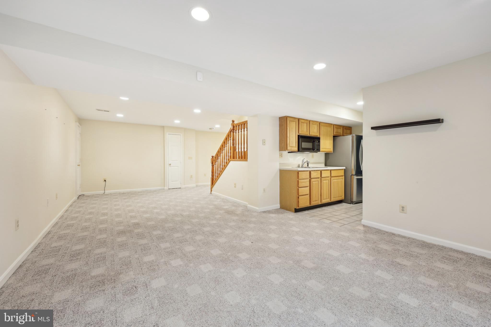 OAKTON MILL ESTATES - Residential Lease
