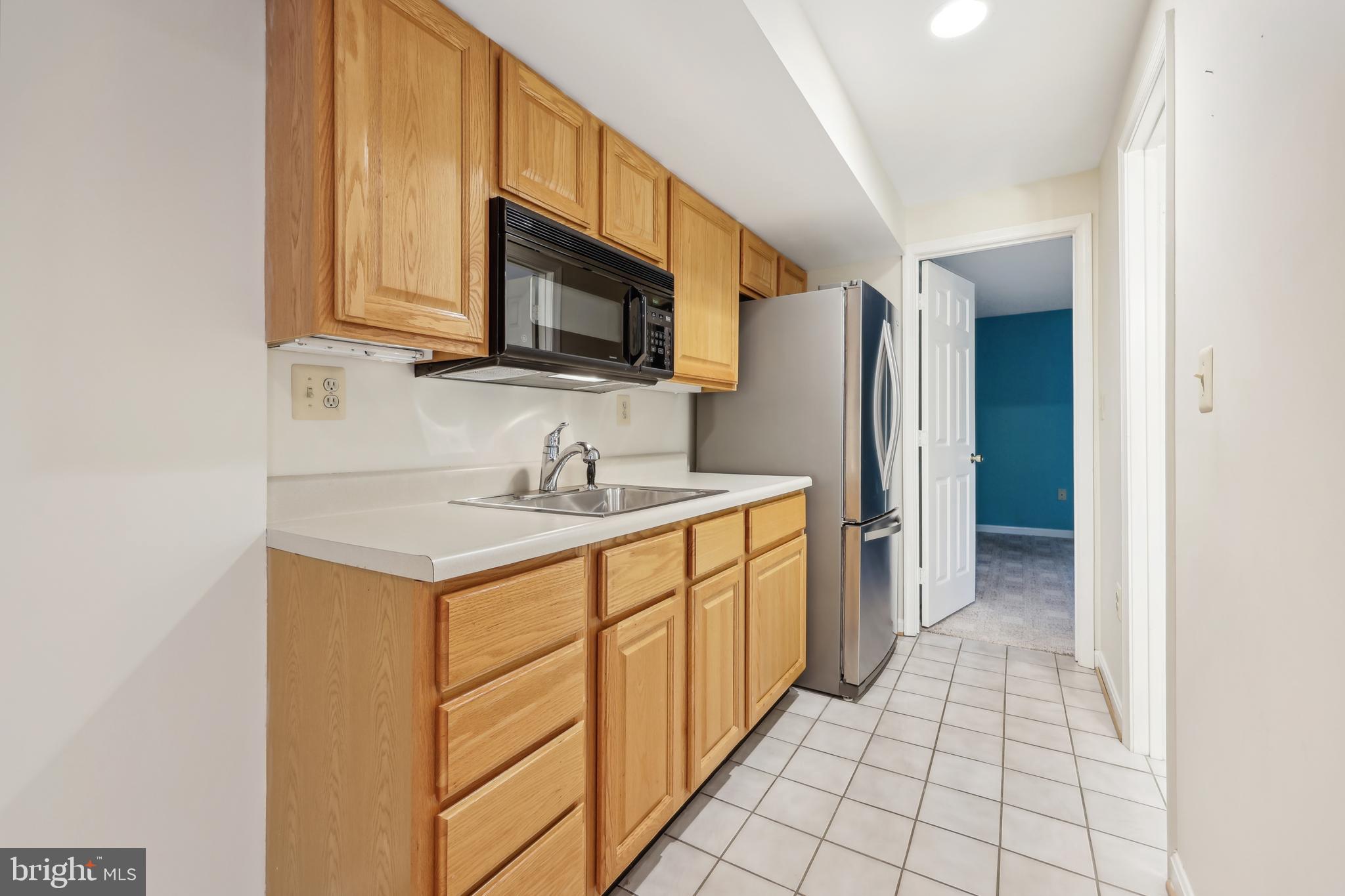 OAKTON MILL ESTATES - Residential Lease