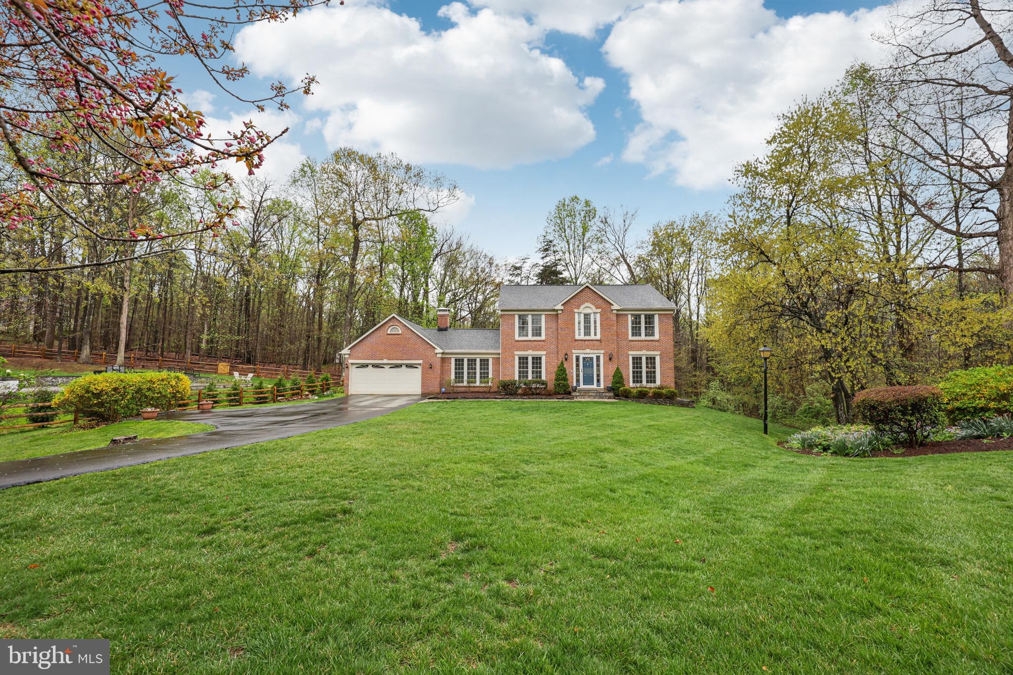 OAKTON MILL ESTATES - Residential Lease
