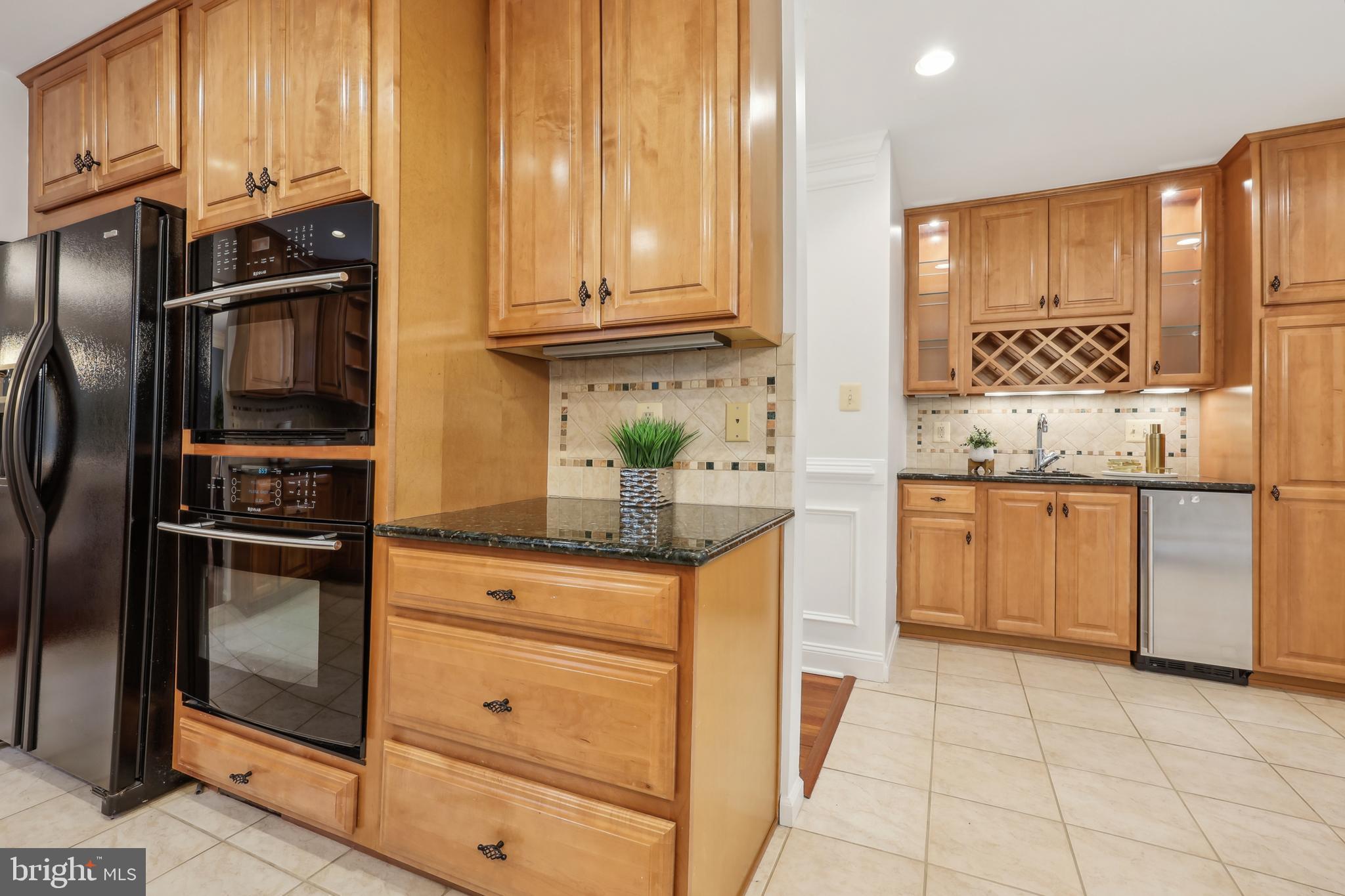 OAKTON MILL ESTATES - Residential Lease
