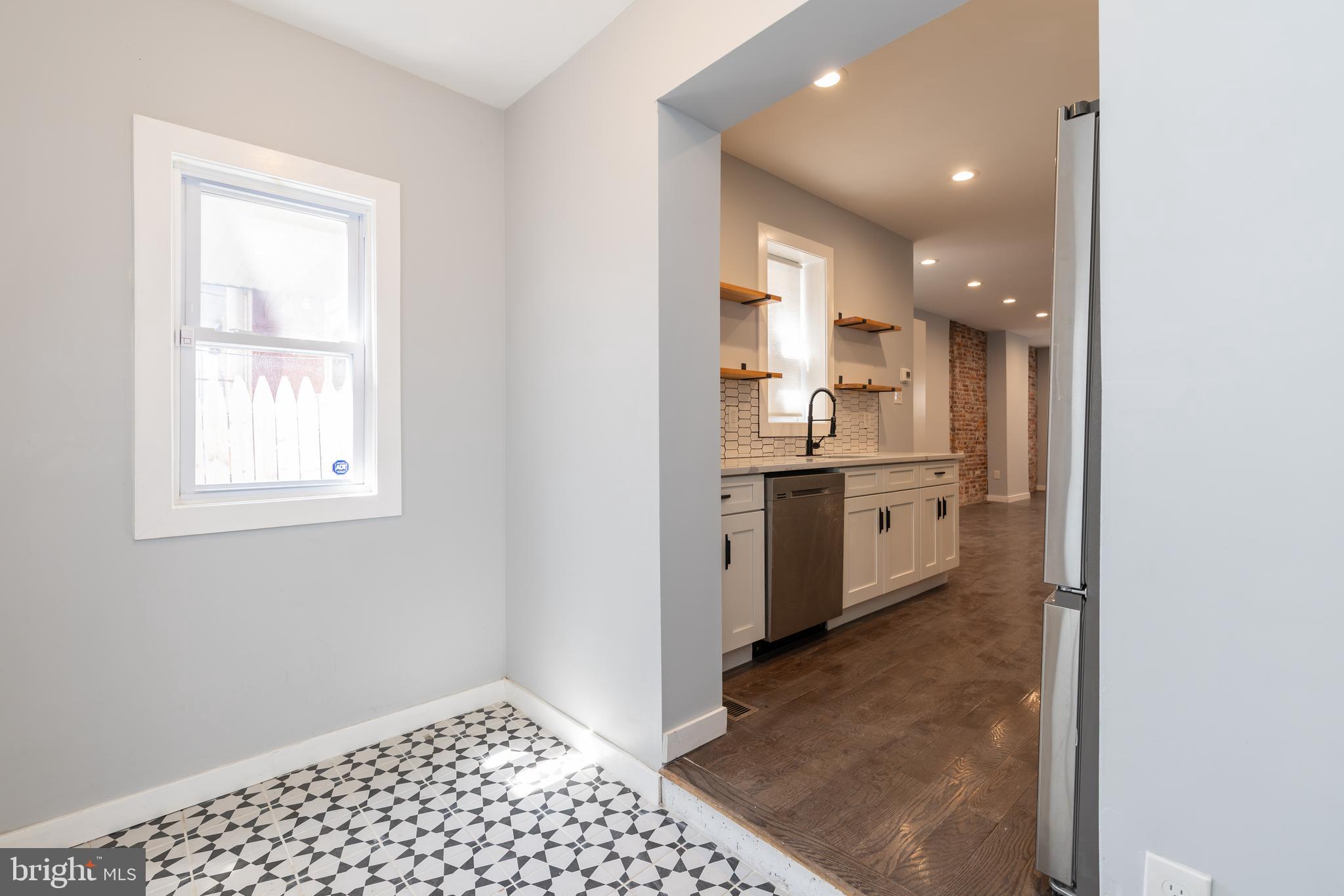 DICKINSON NARROWS - Residential