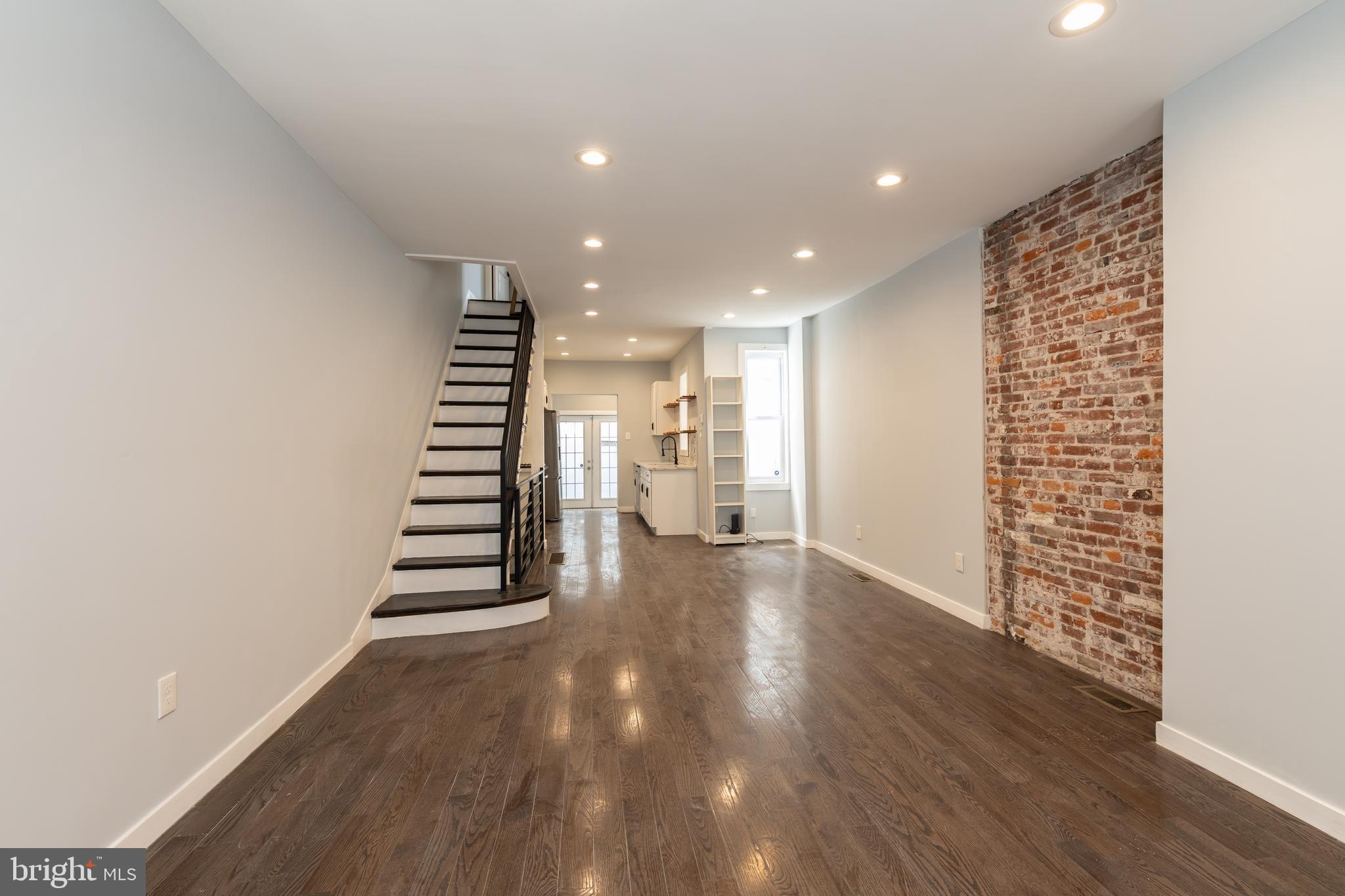 DICKINSON NARROWS - Residential