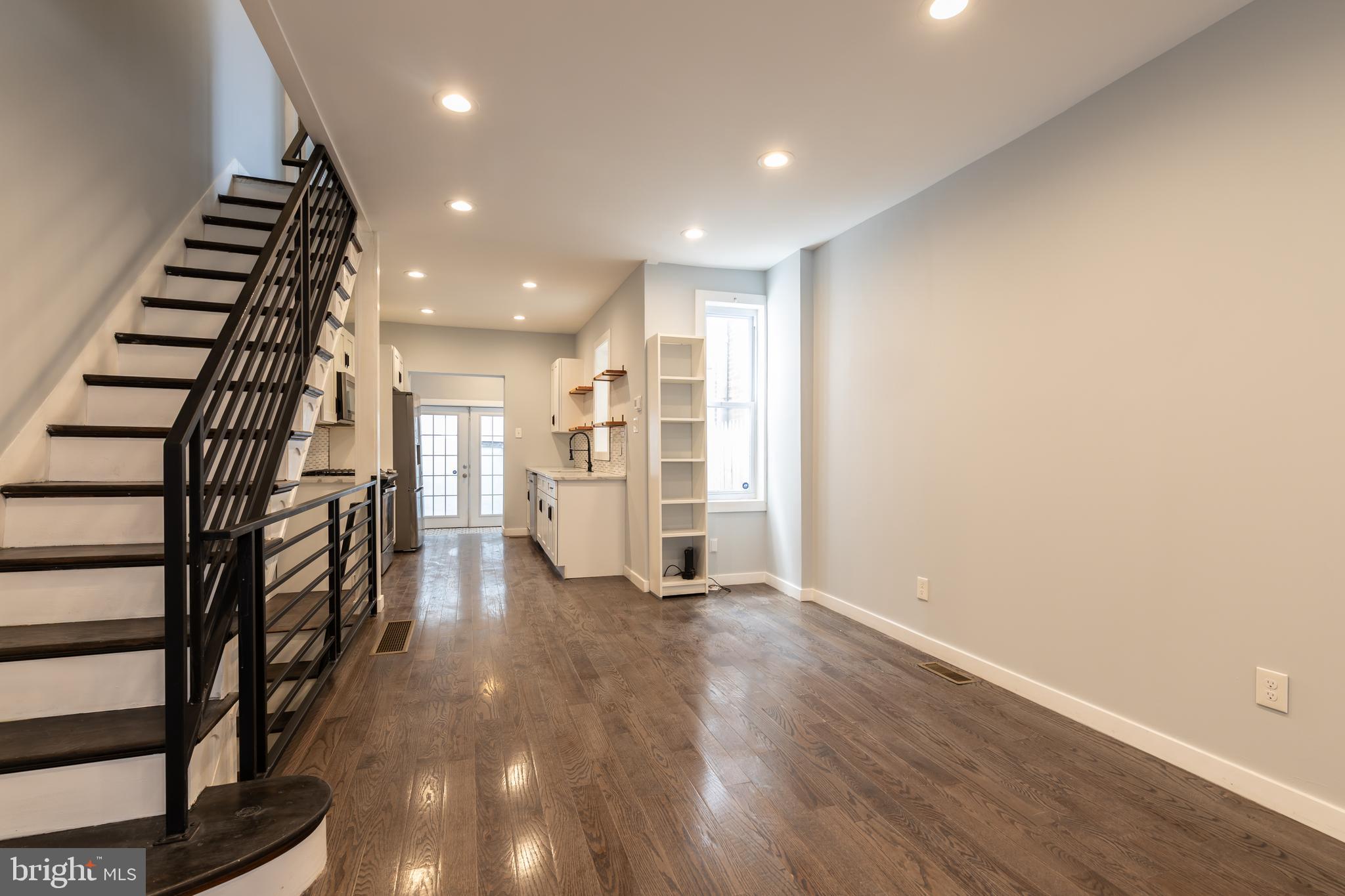 DICKINSON NARROWS - Residential