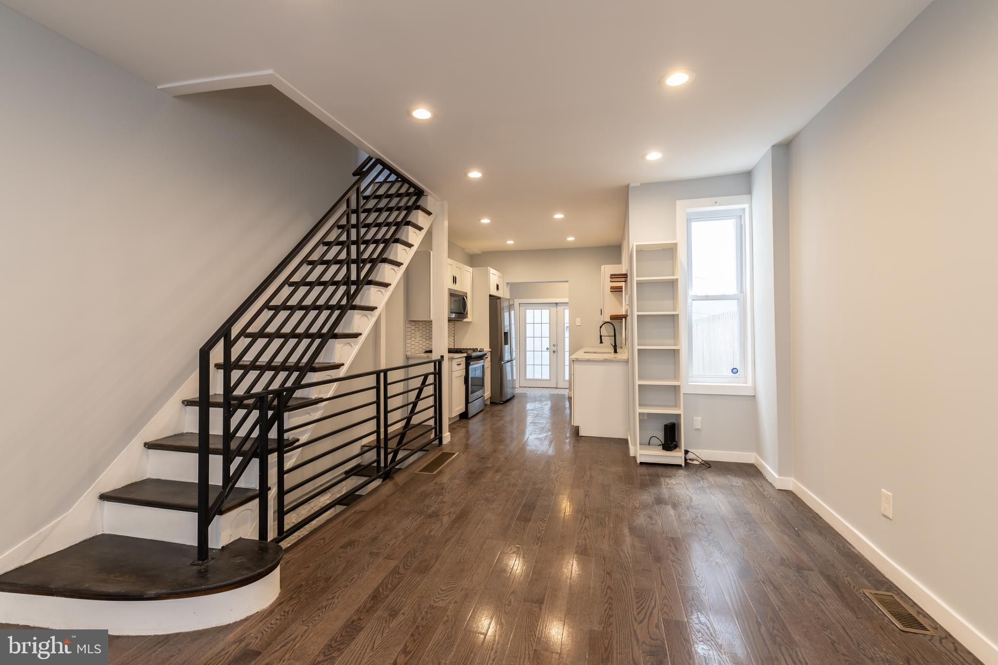 DICKINSON NARROWS - Residential