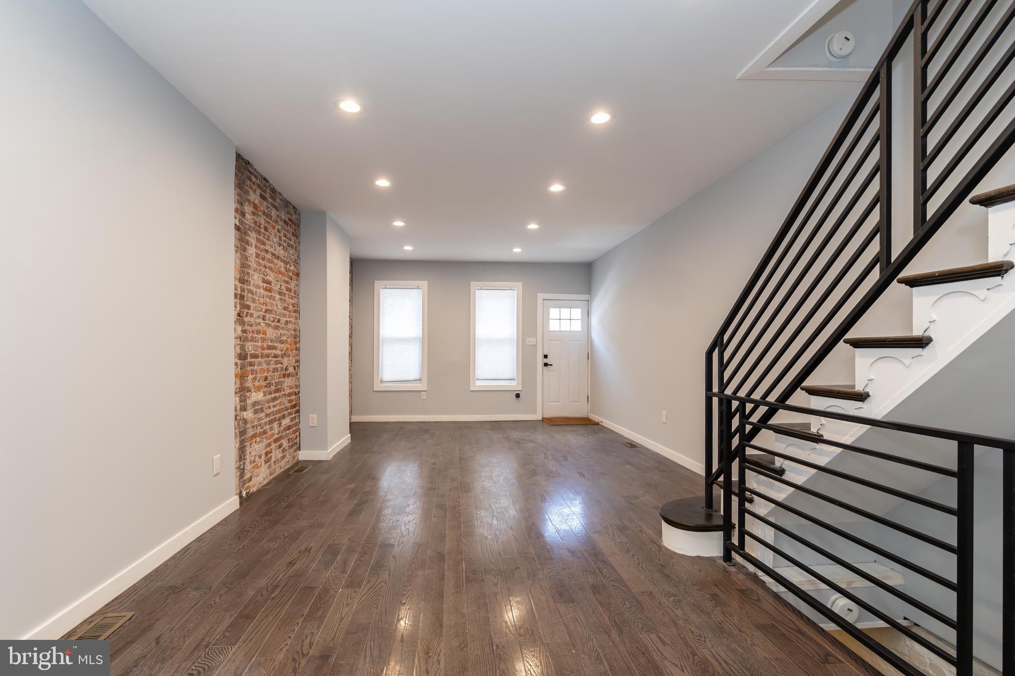 DICKINSON NARROWS - Residential