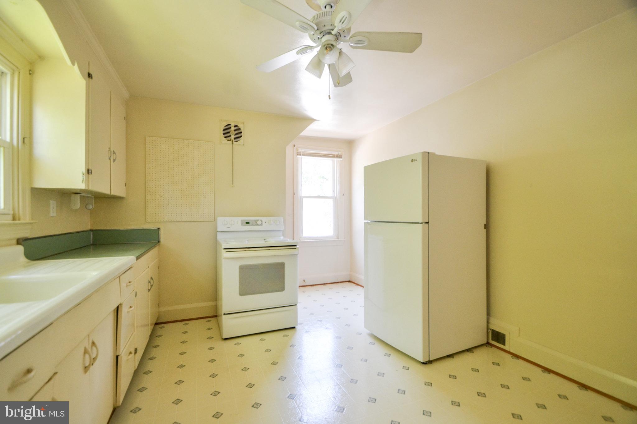 HILLENDALE PARK - Residential