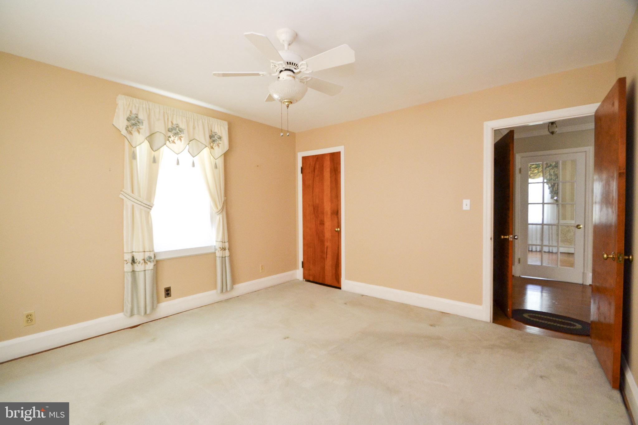 HILLENDALE PARK - Residential