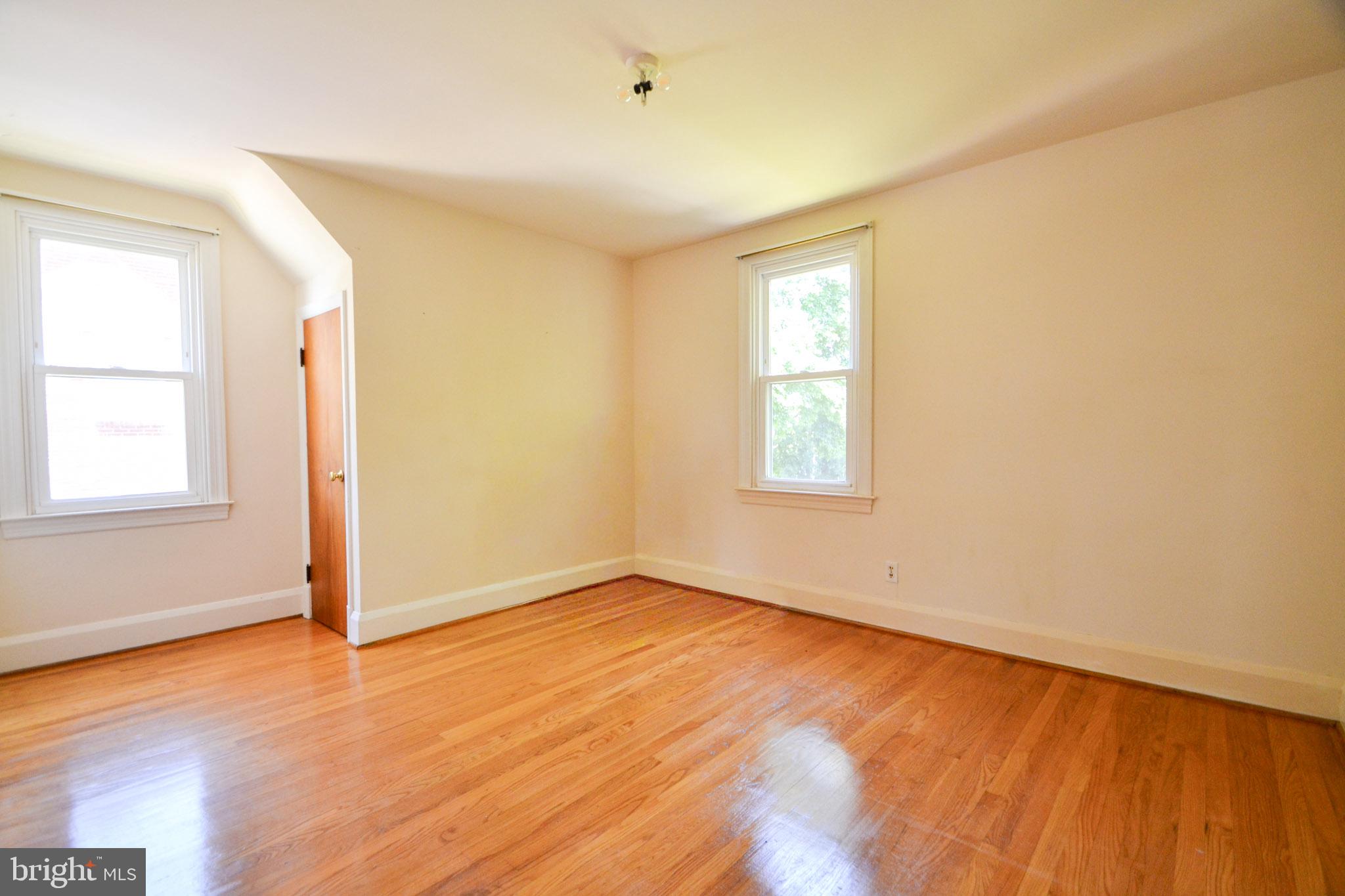 HILLENDALE PARK - Residential