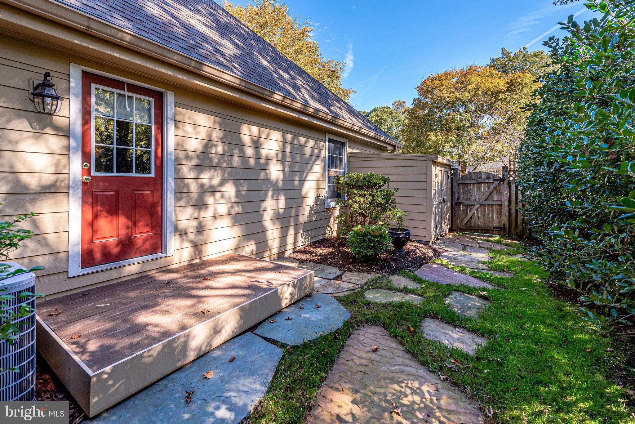 LANGLEY OAKS - Residential