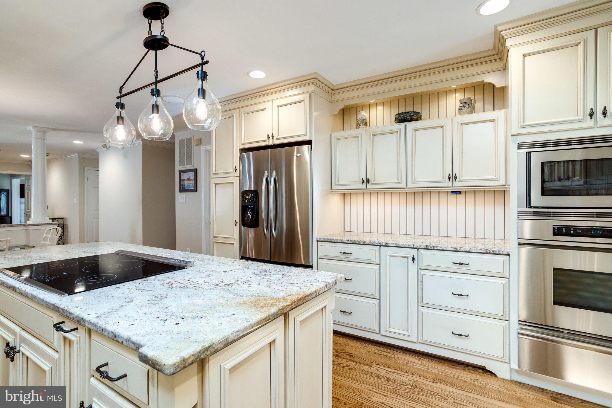 LANGLEY OAKS - Residential