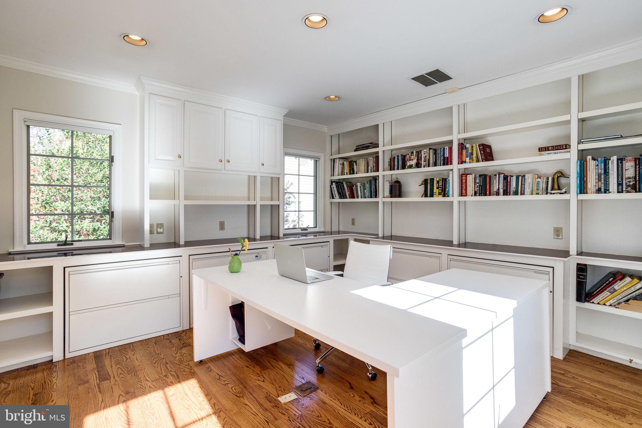 LANGLEY OAKS - Residential