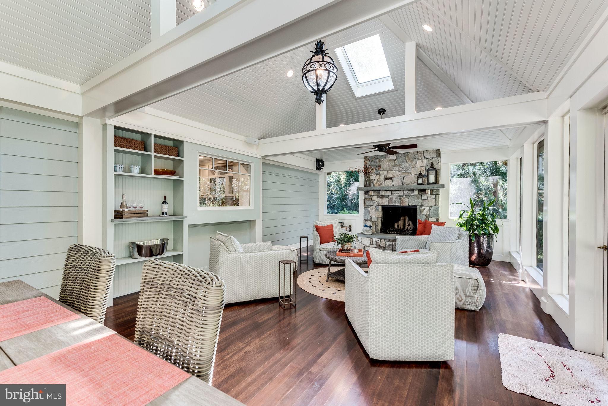 LANGLEY OAKS - Residential