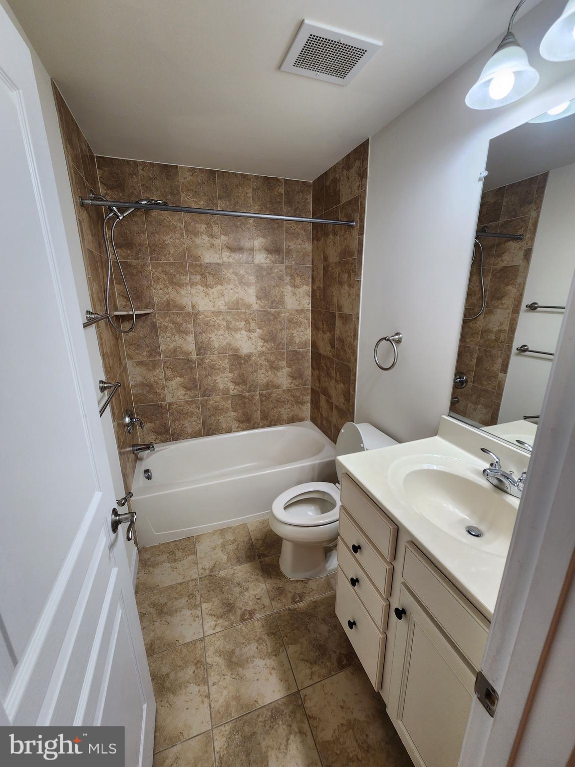 CHESTERFIELD A CONDOMINIUM - Residential Lease