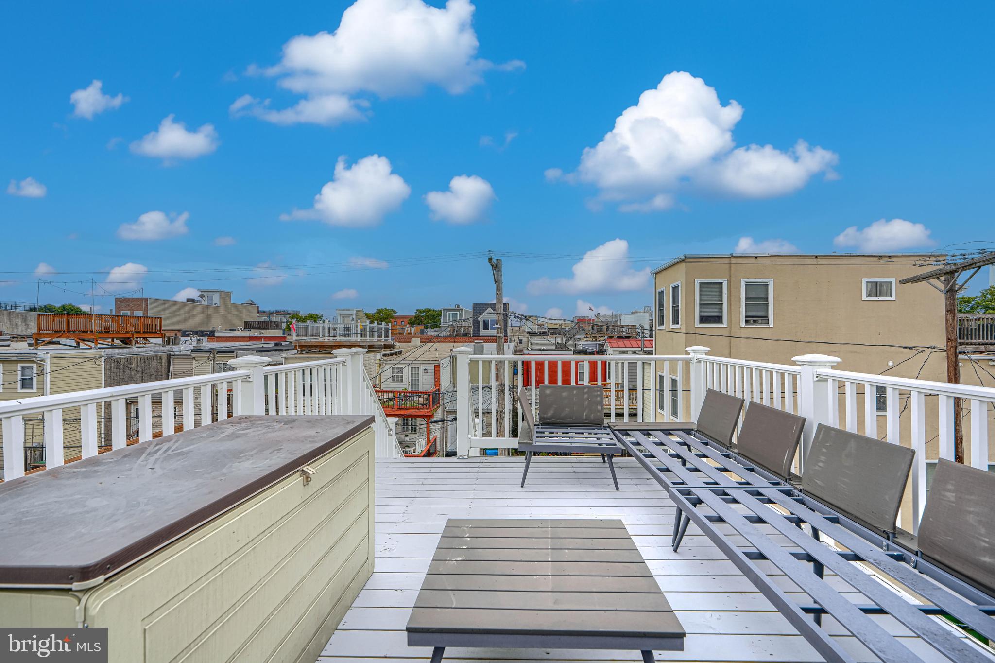 LOCUST POINT - Residential