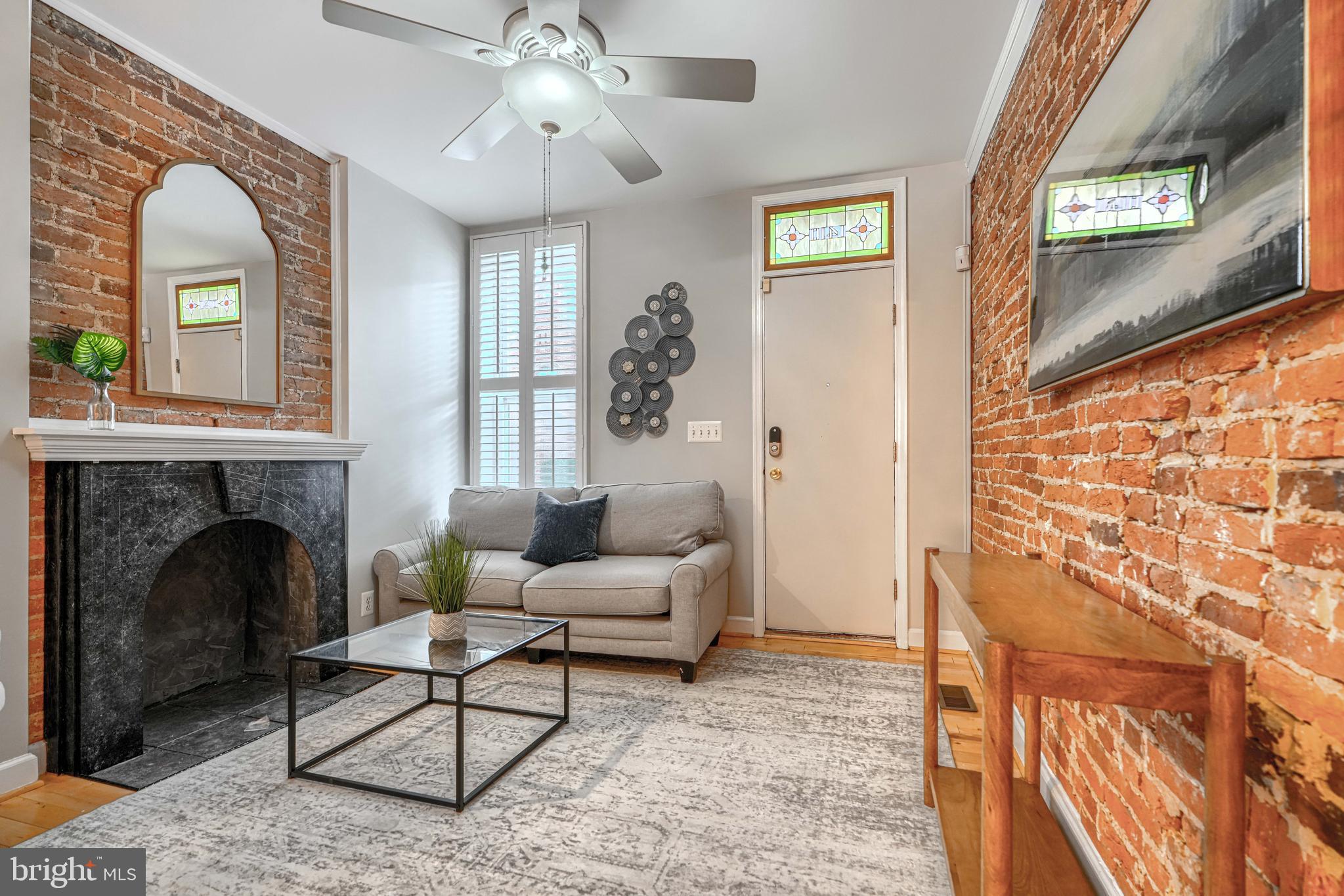 LOCUST POINT - Residential