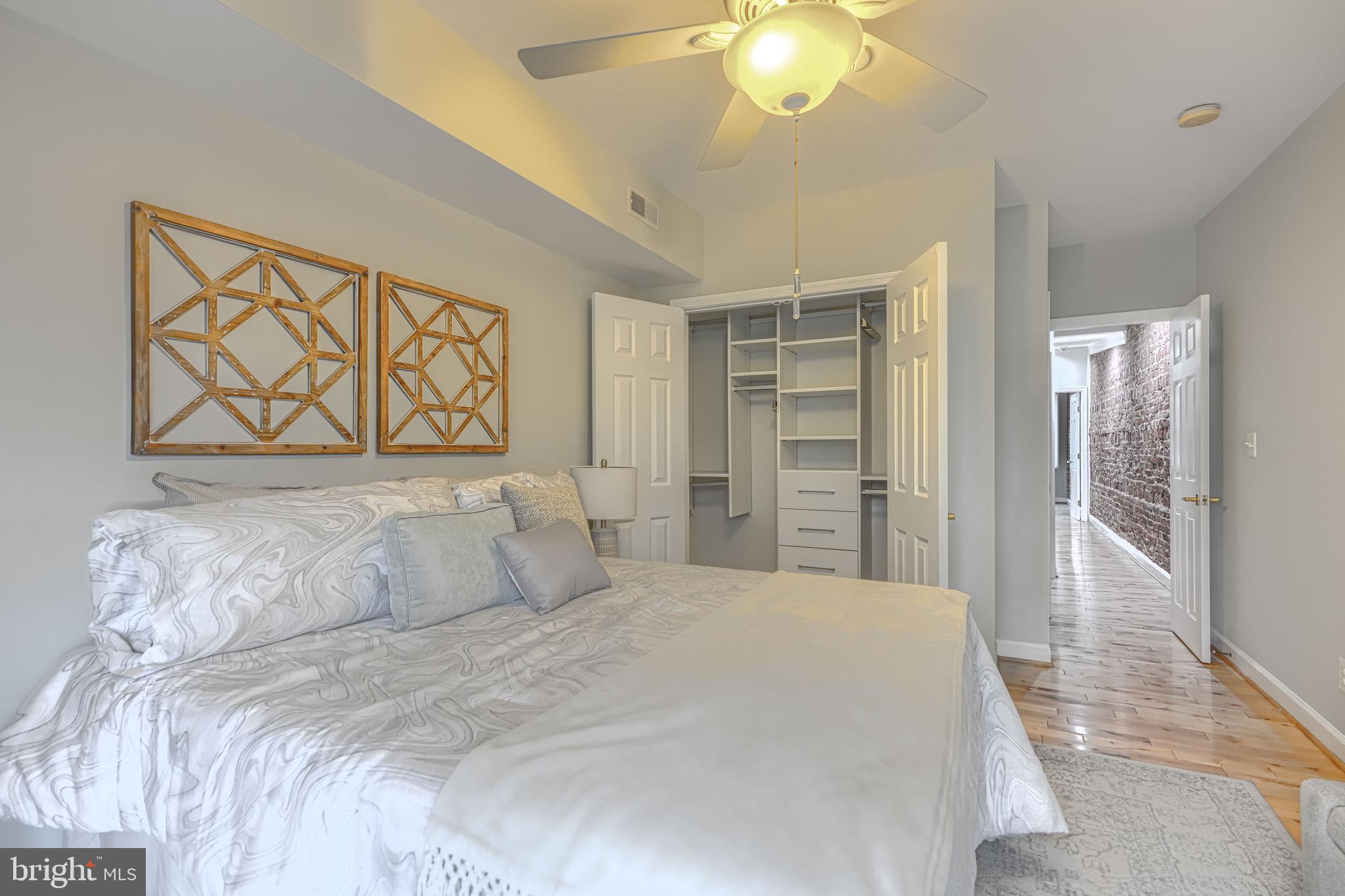 LOCUST POINT - Residential