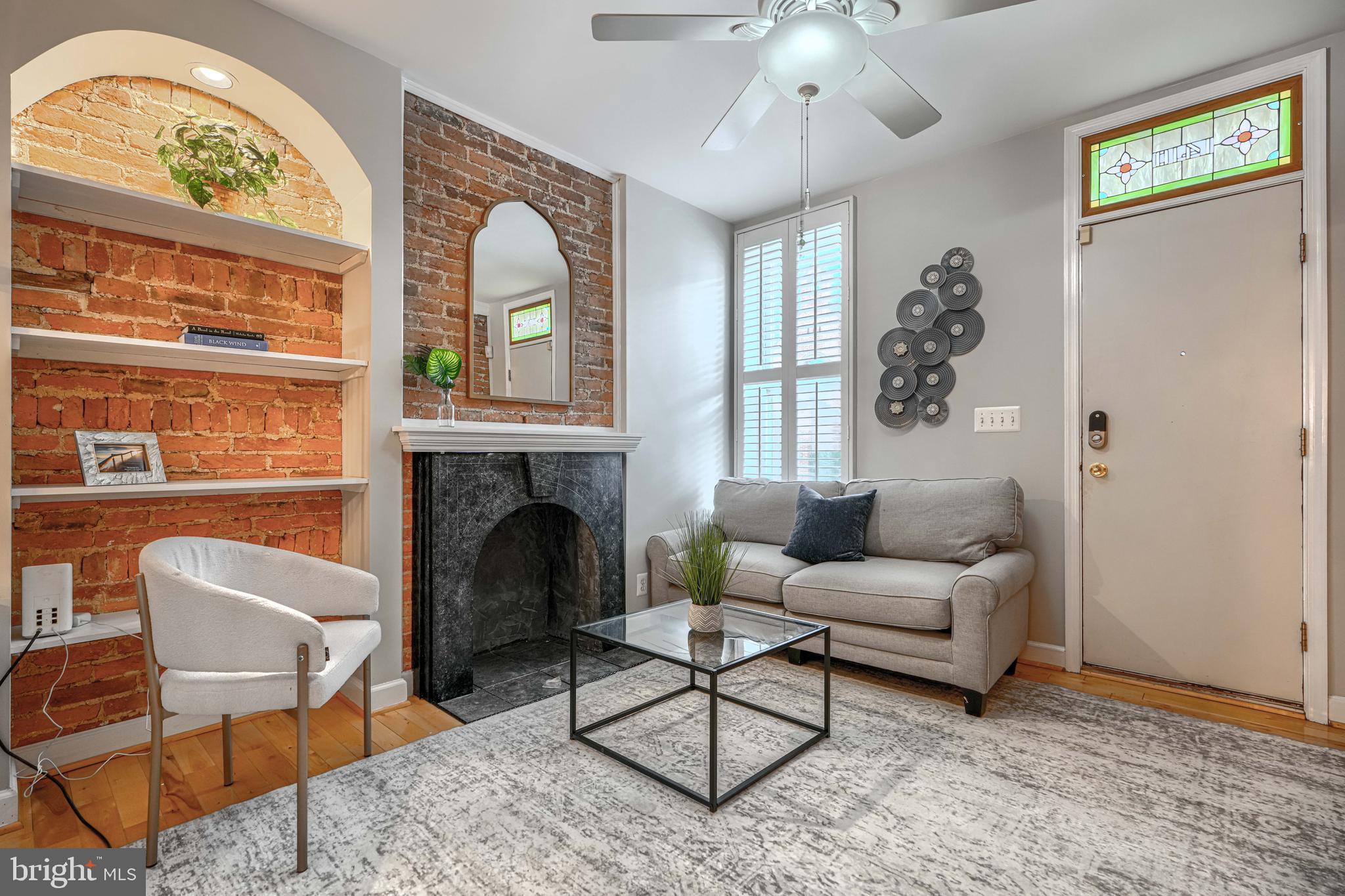 LOCUST POINT - Residential