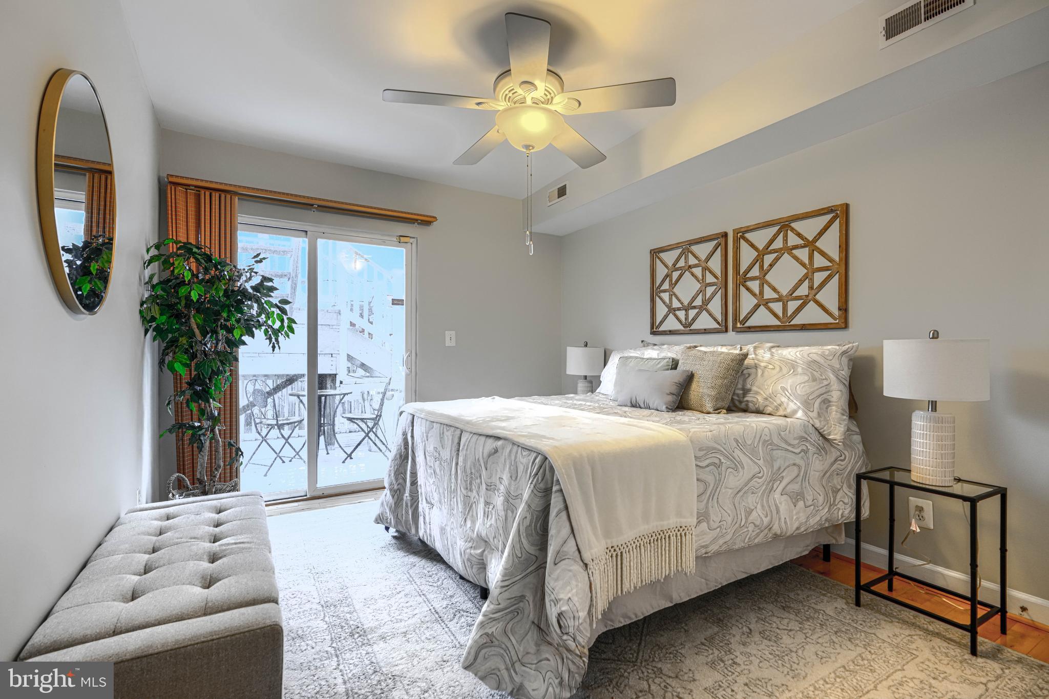LOCUST POINT - Residential