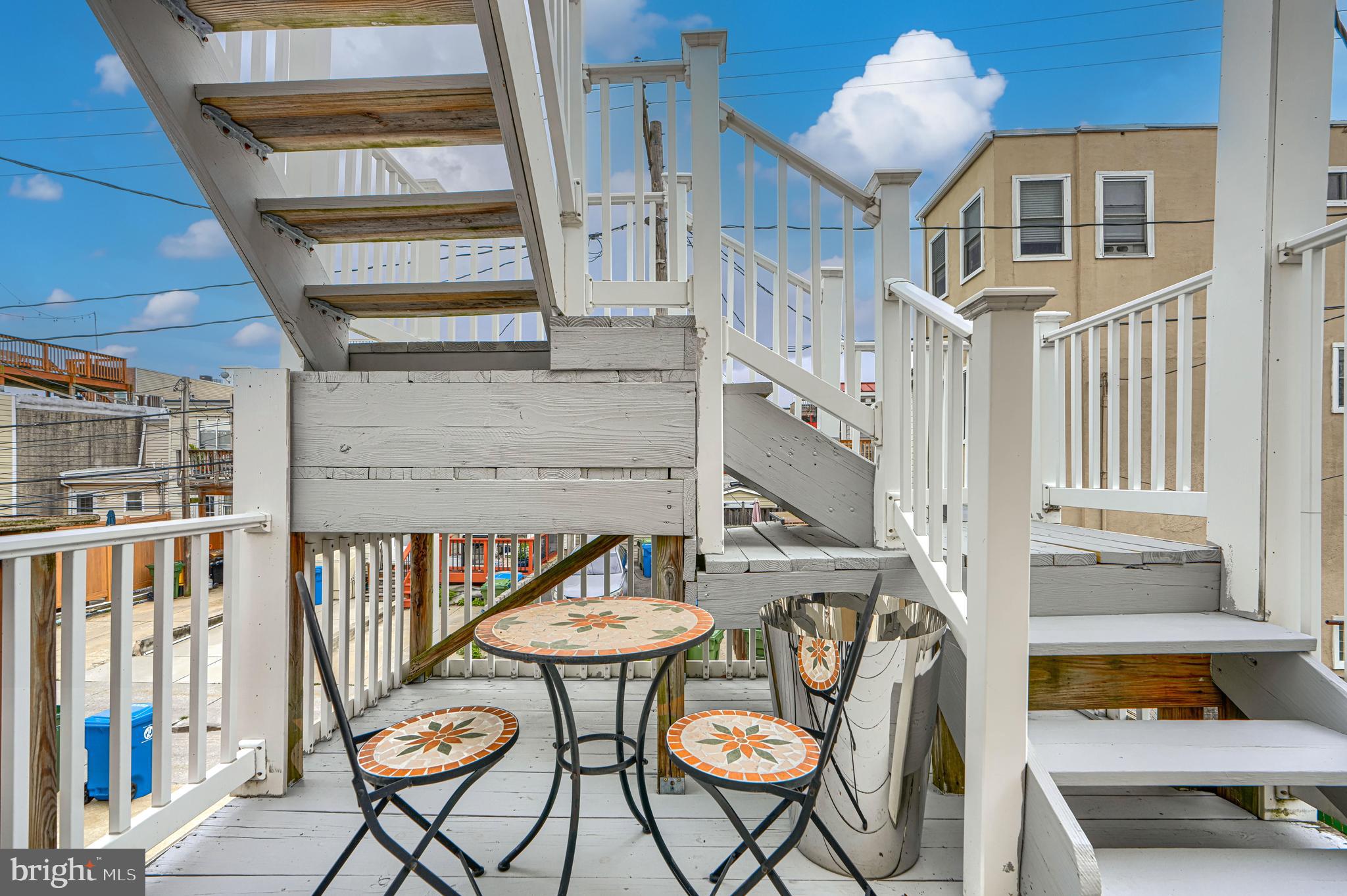 LOCUST POINT - Residential