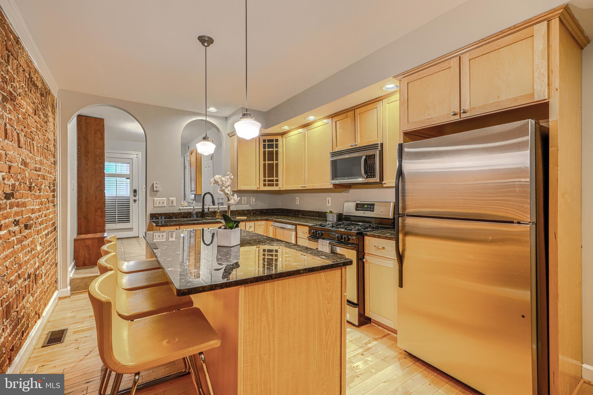 LOCUST POINT - Residential