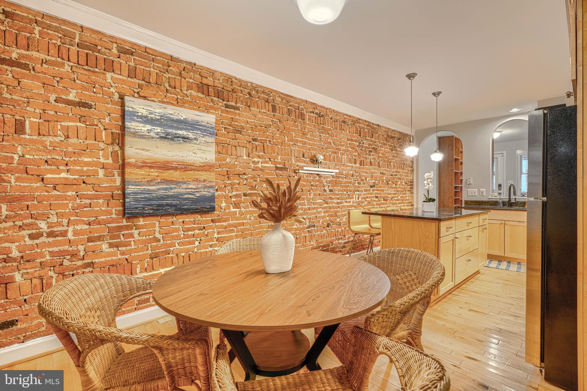 LOCUST POINT - Residential