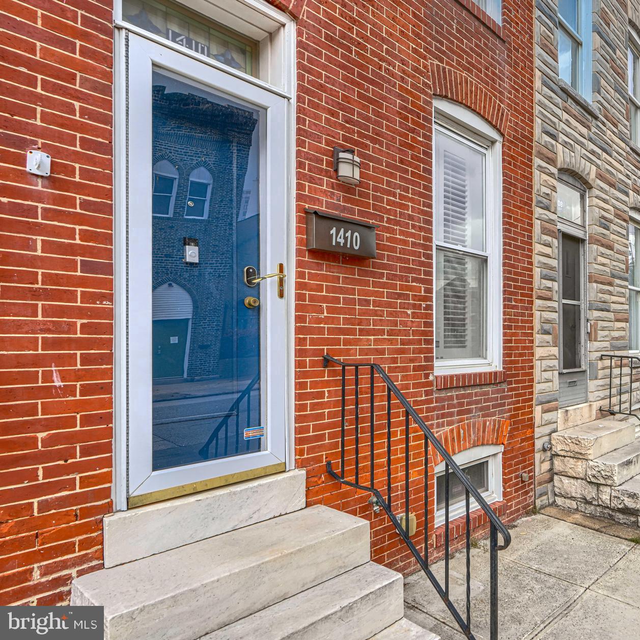 LOCUST POINT - Residential
