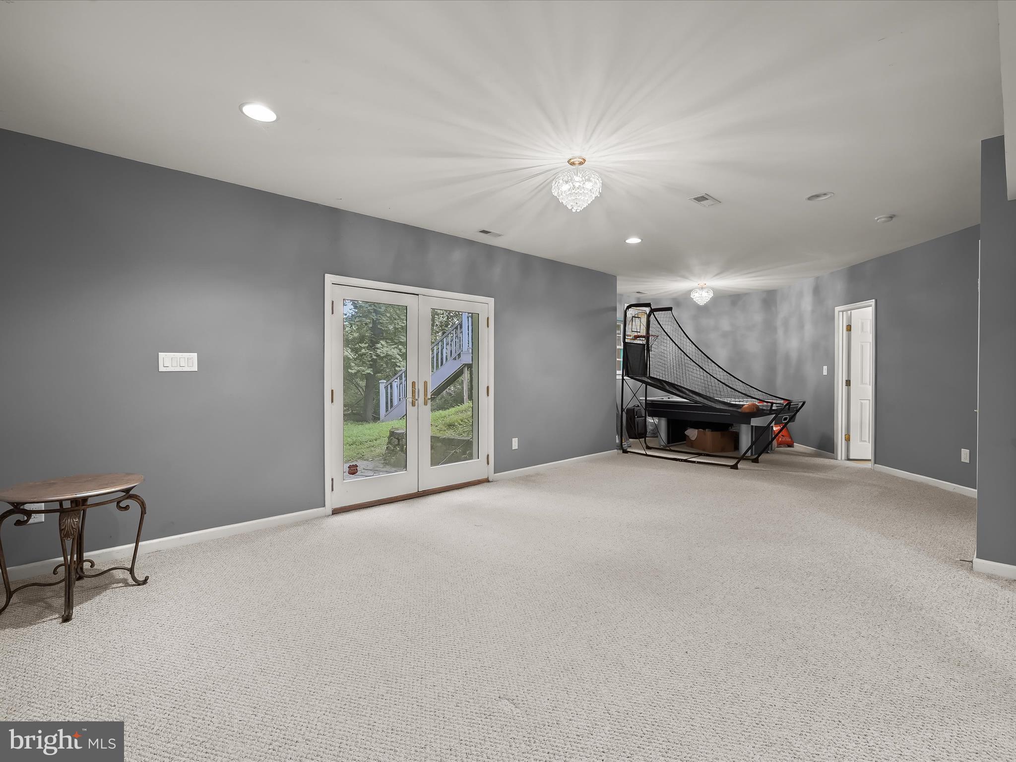 MEADOWOOD - Residential