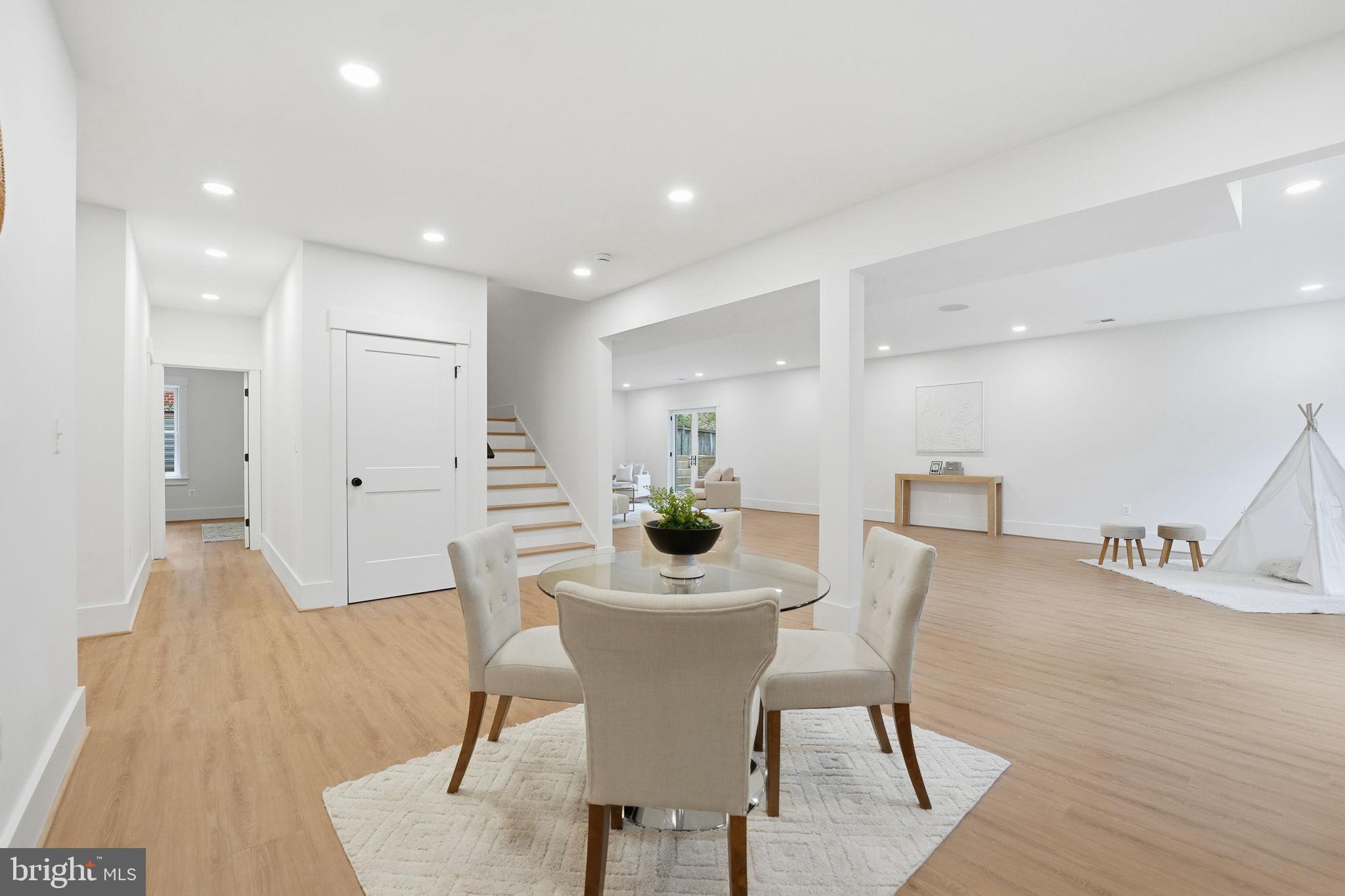 POPLAR HEIGHTS - Residential