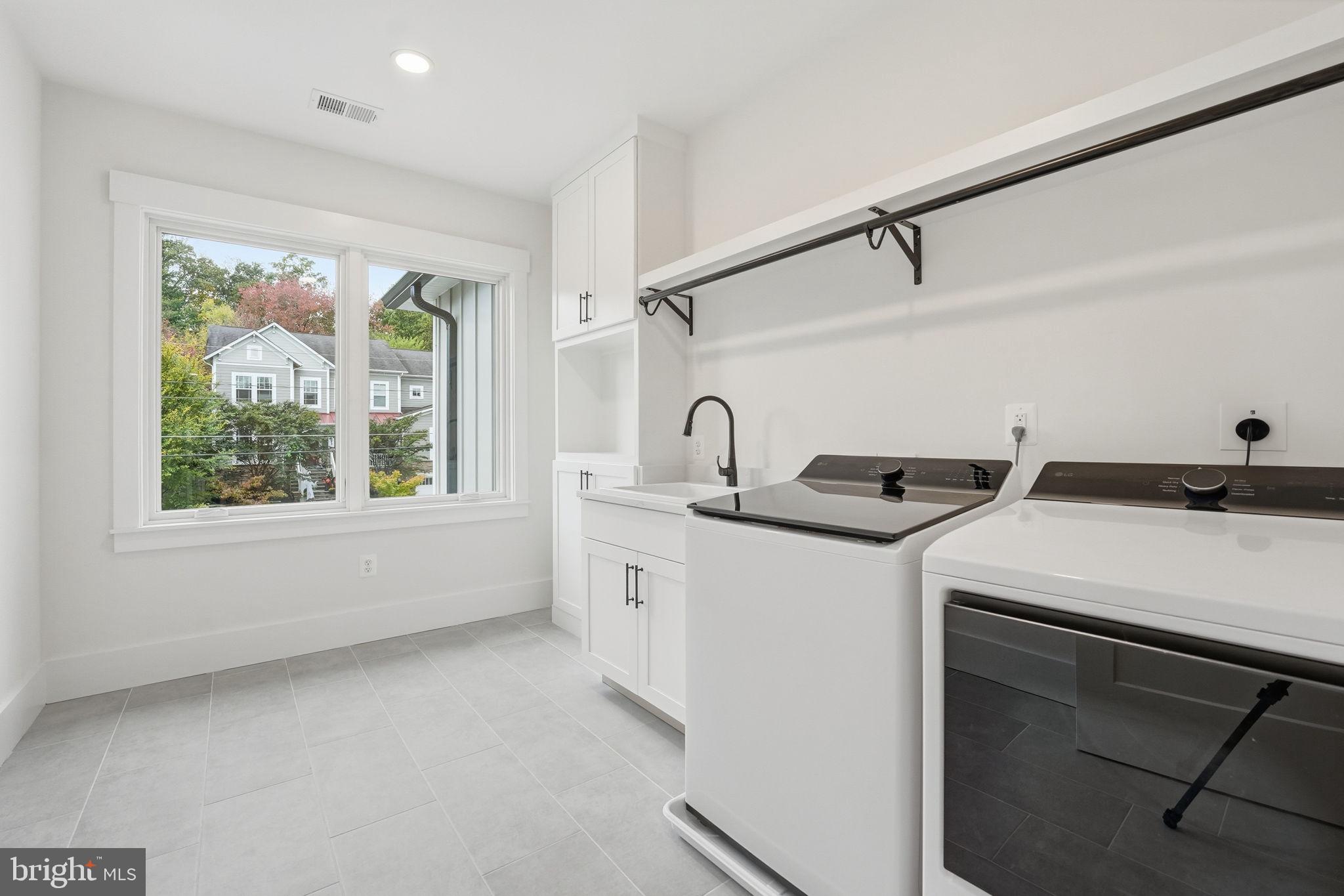 POPLAR HEIGHTS - Residential