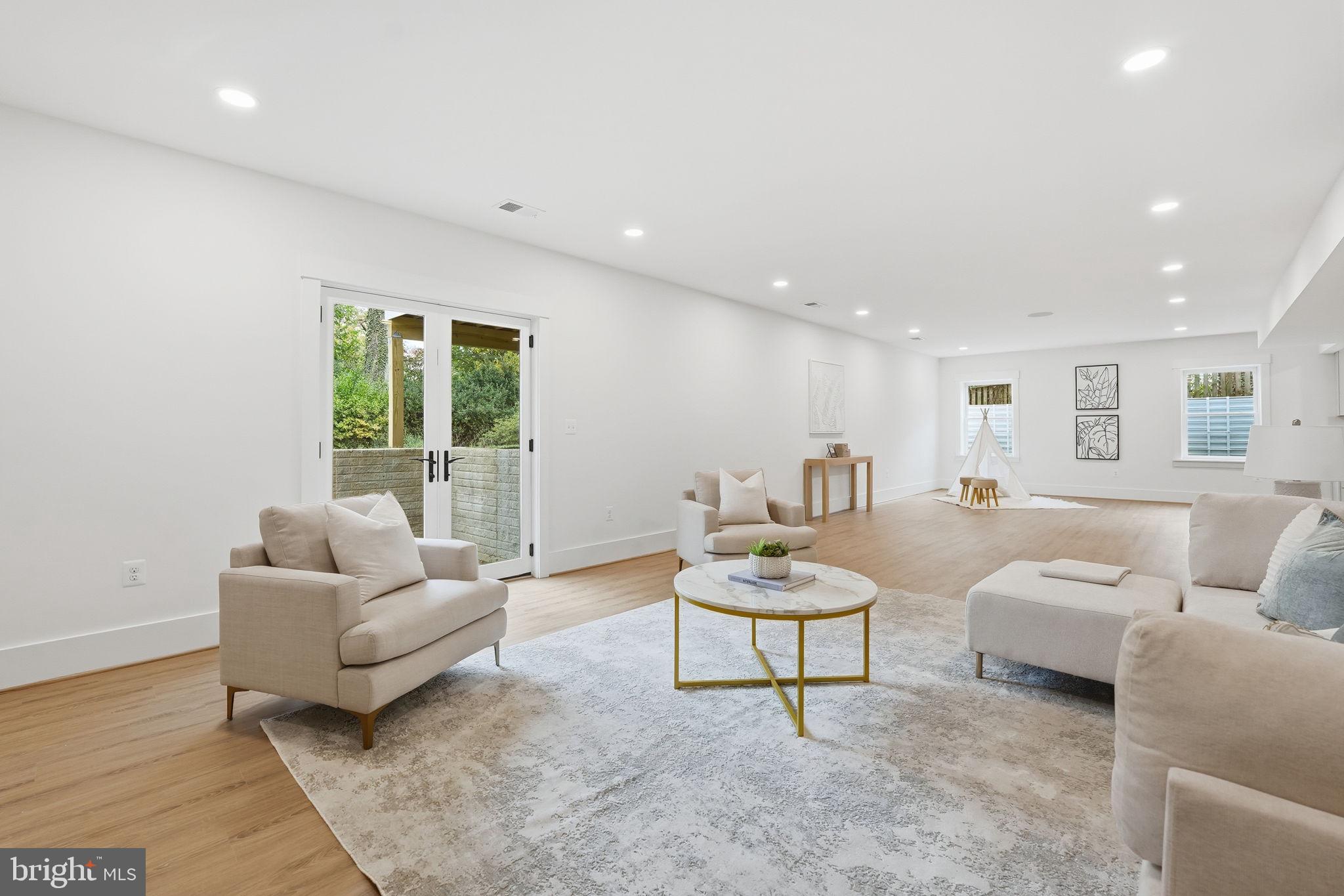 POPLAR HEIGHTS - Residential