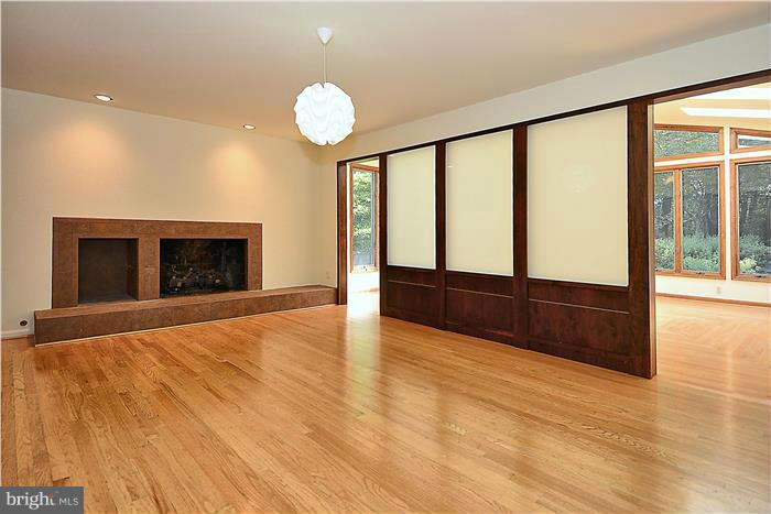 BARTON PLACE - Residential