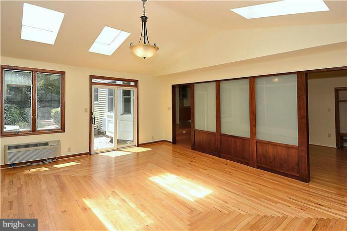BARTON PLACE - Residential