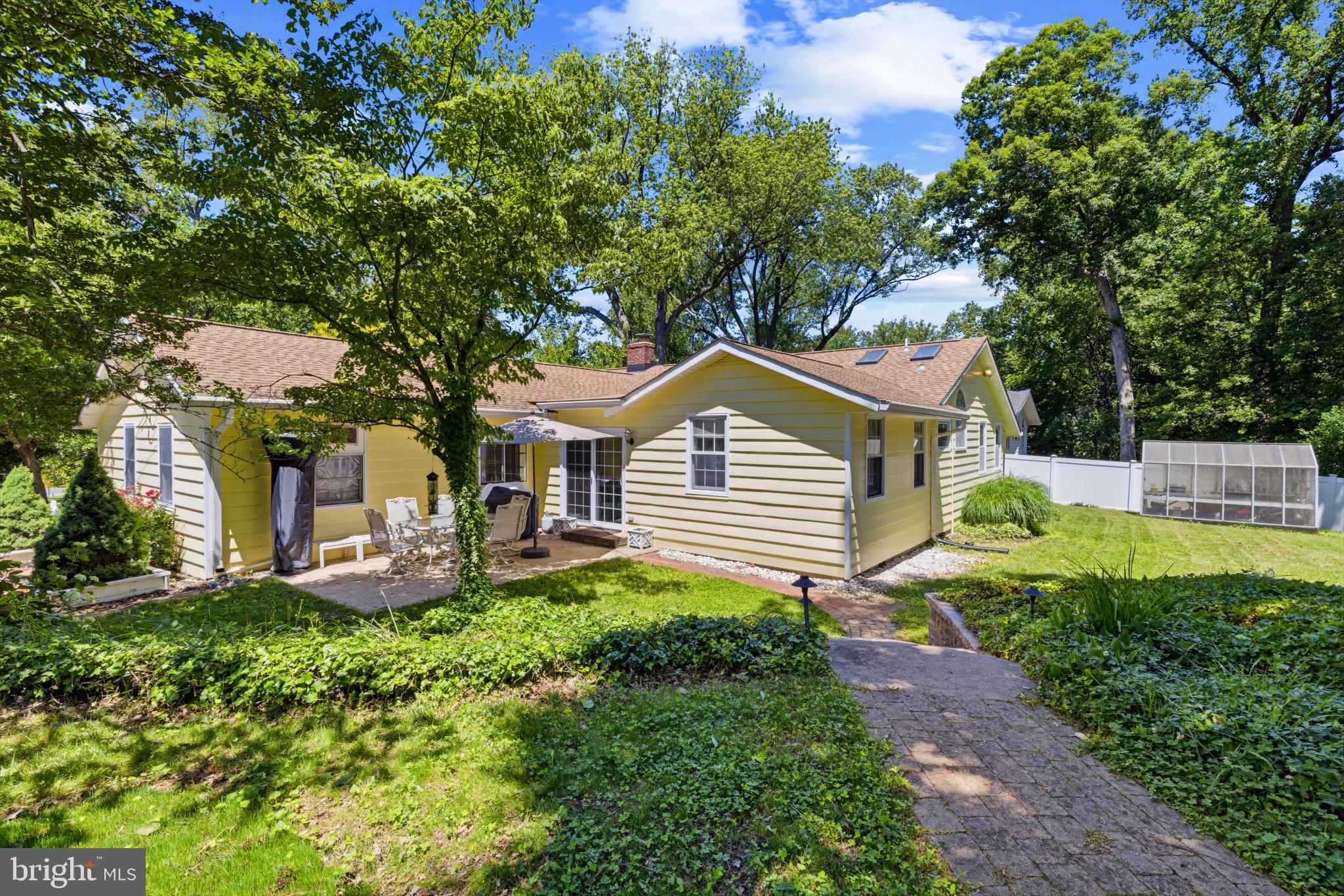 PENDENNIS MOUNT - Residential