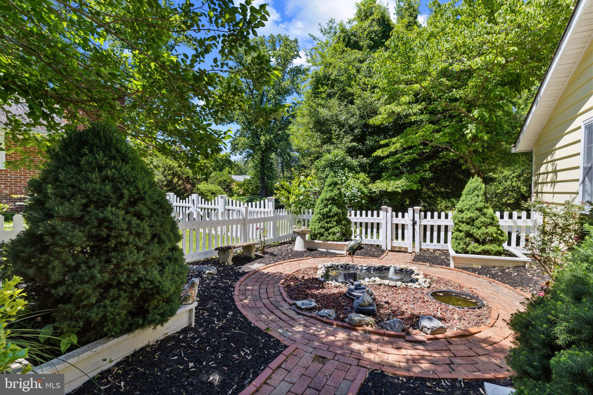 PENDENNIS MOUNT - Residential