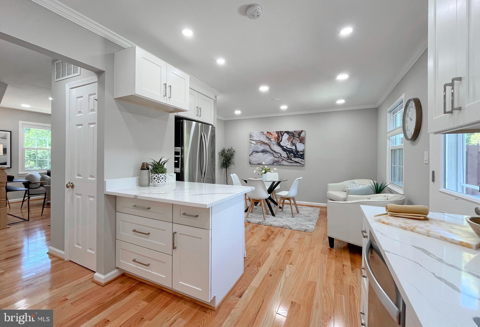 STRATHMEADE SQUARE - Residential
