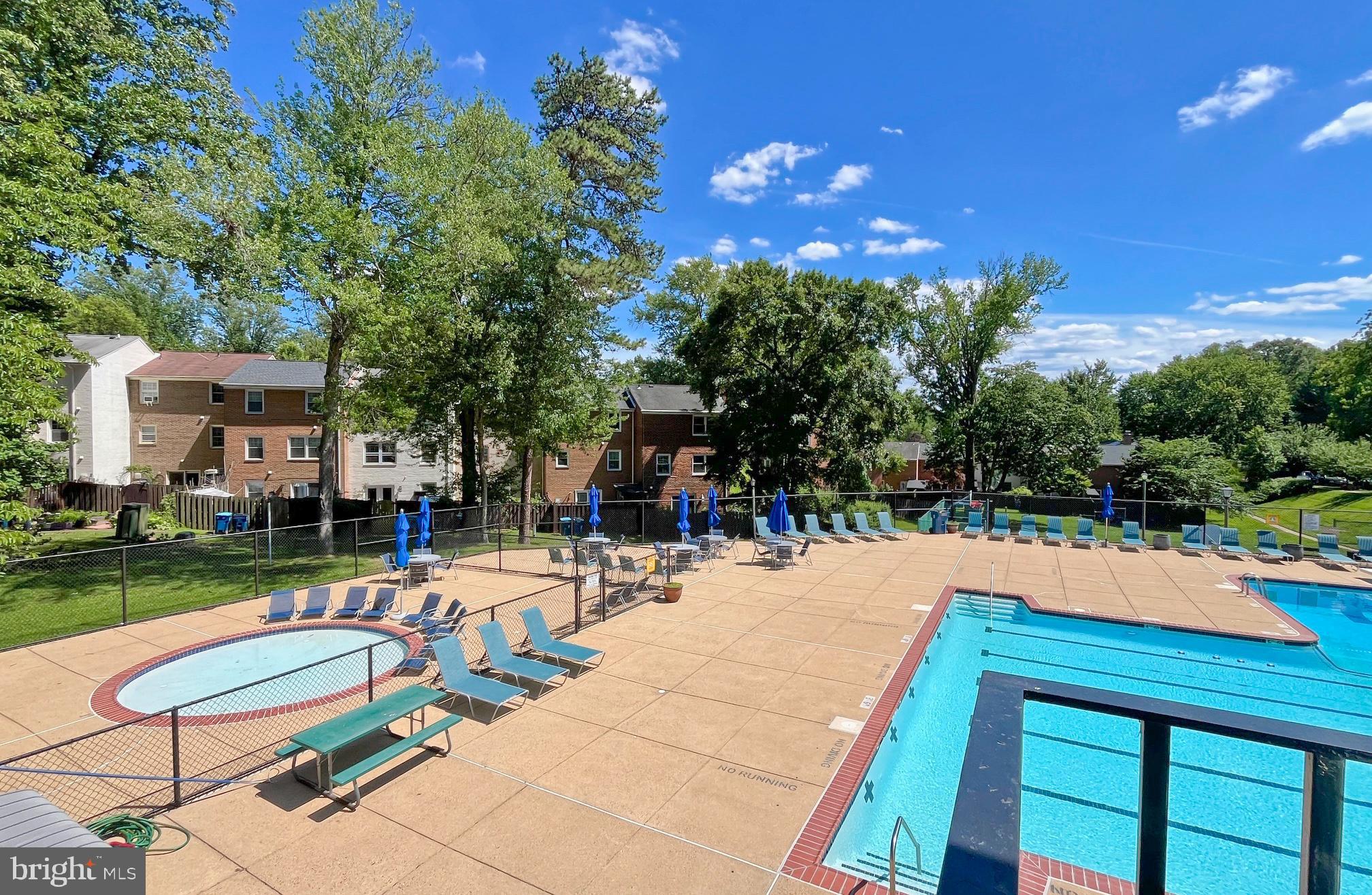STRATHMEADE SQUARE - Residential