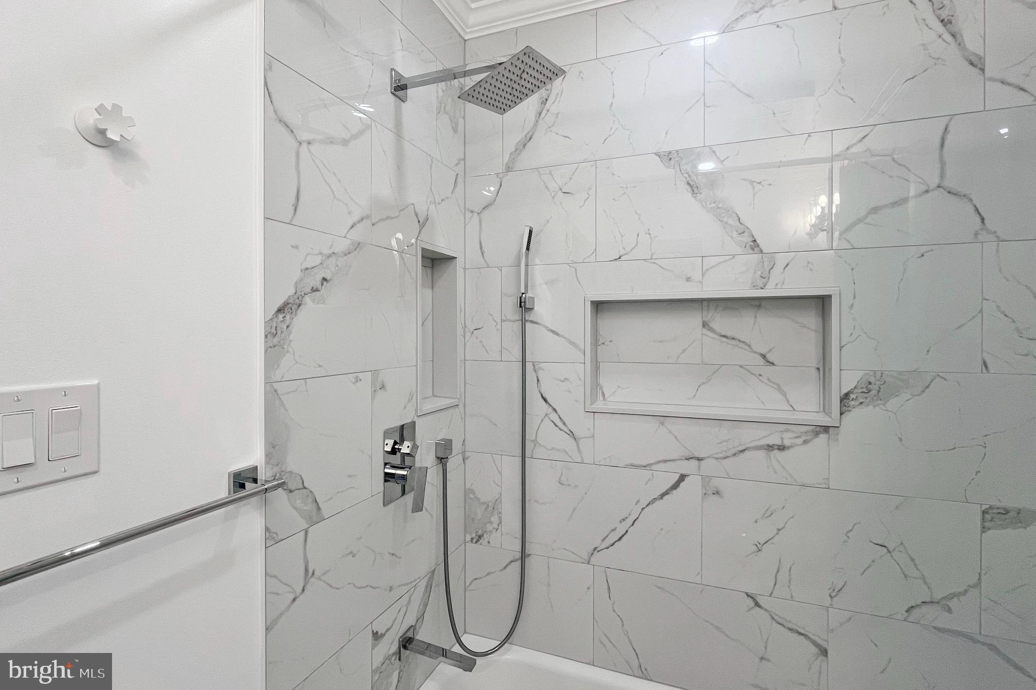 STRATHMEADE SQUARE - Residential
