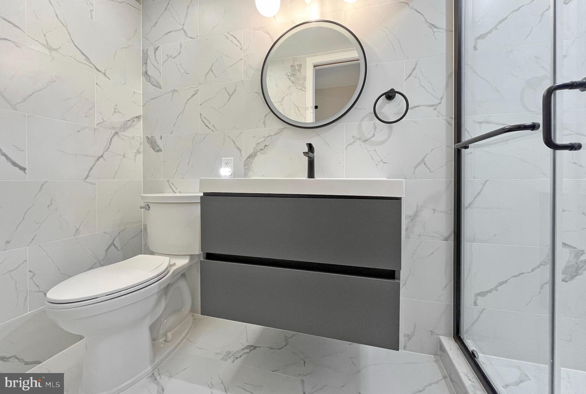 STRATHMEADE SQUARE - Residential