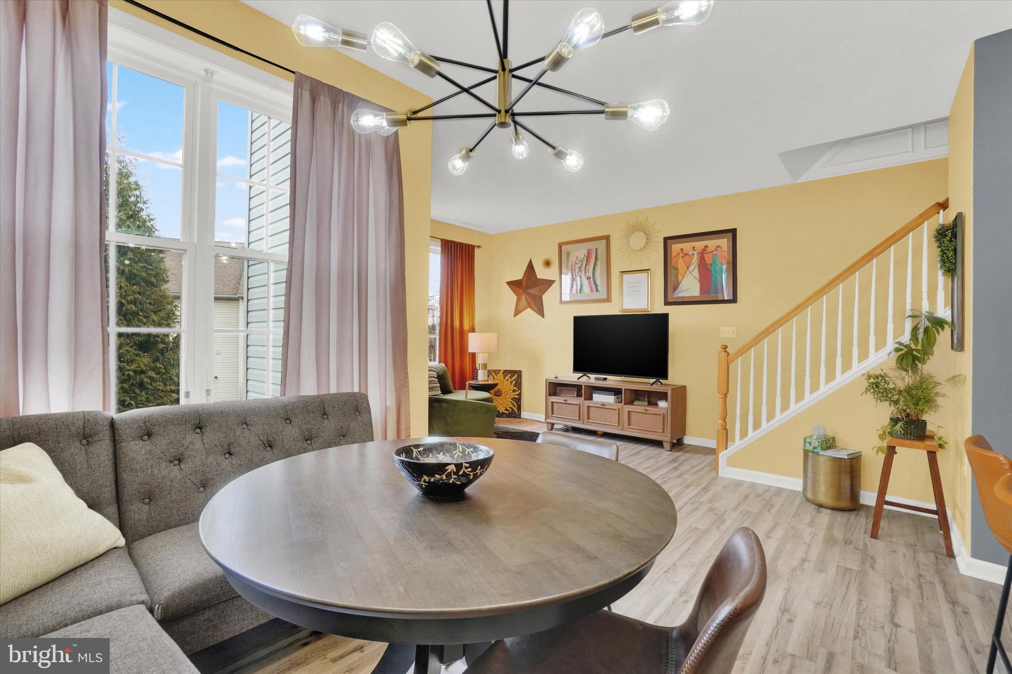 IVY GREENS CONDOMINIUMS - Residential