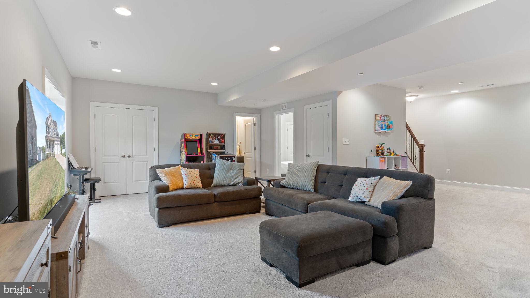 MEADOWS AT TOWN RUN - Residential