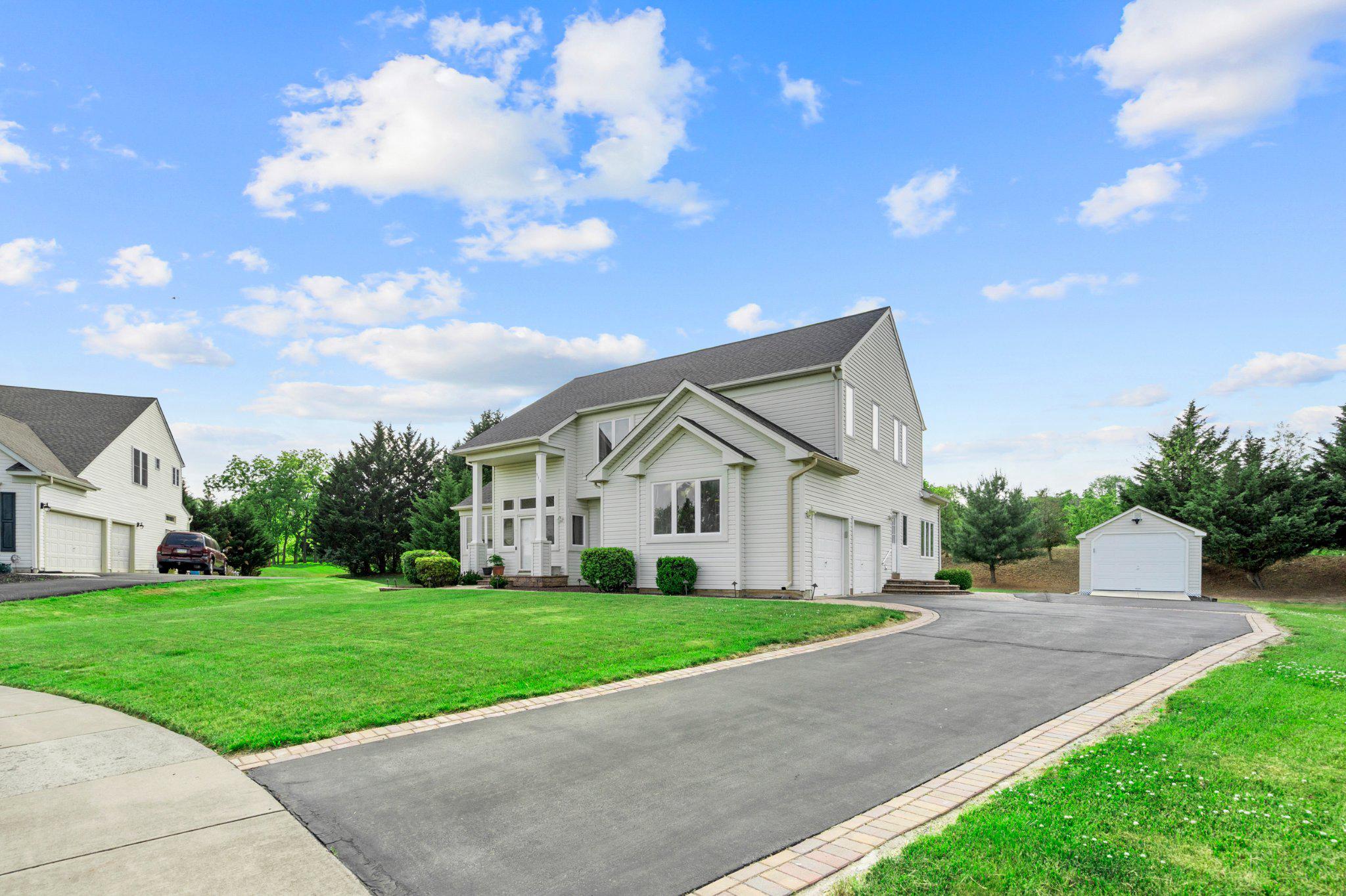 HICKORY RIDGE - Residential